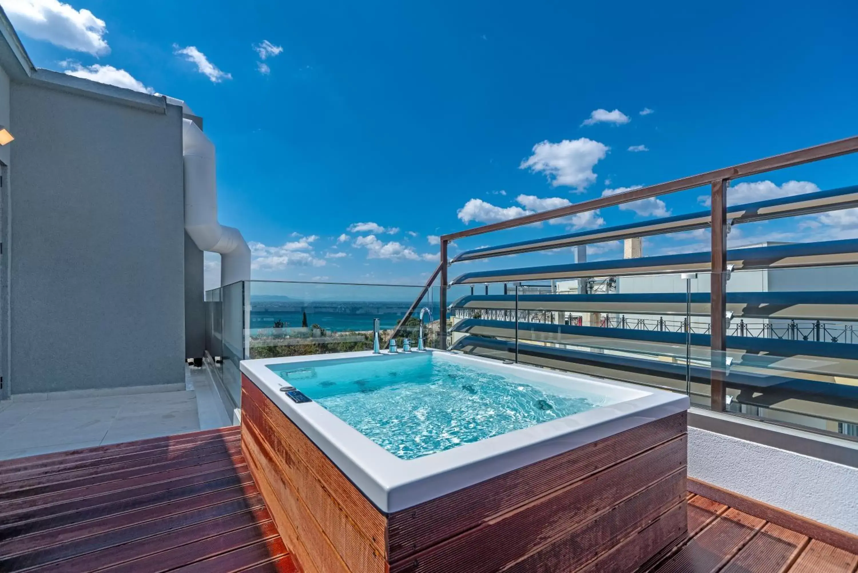 Hot Tub, Swimming Pool in Glyfada Riviera Hotel