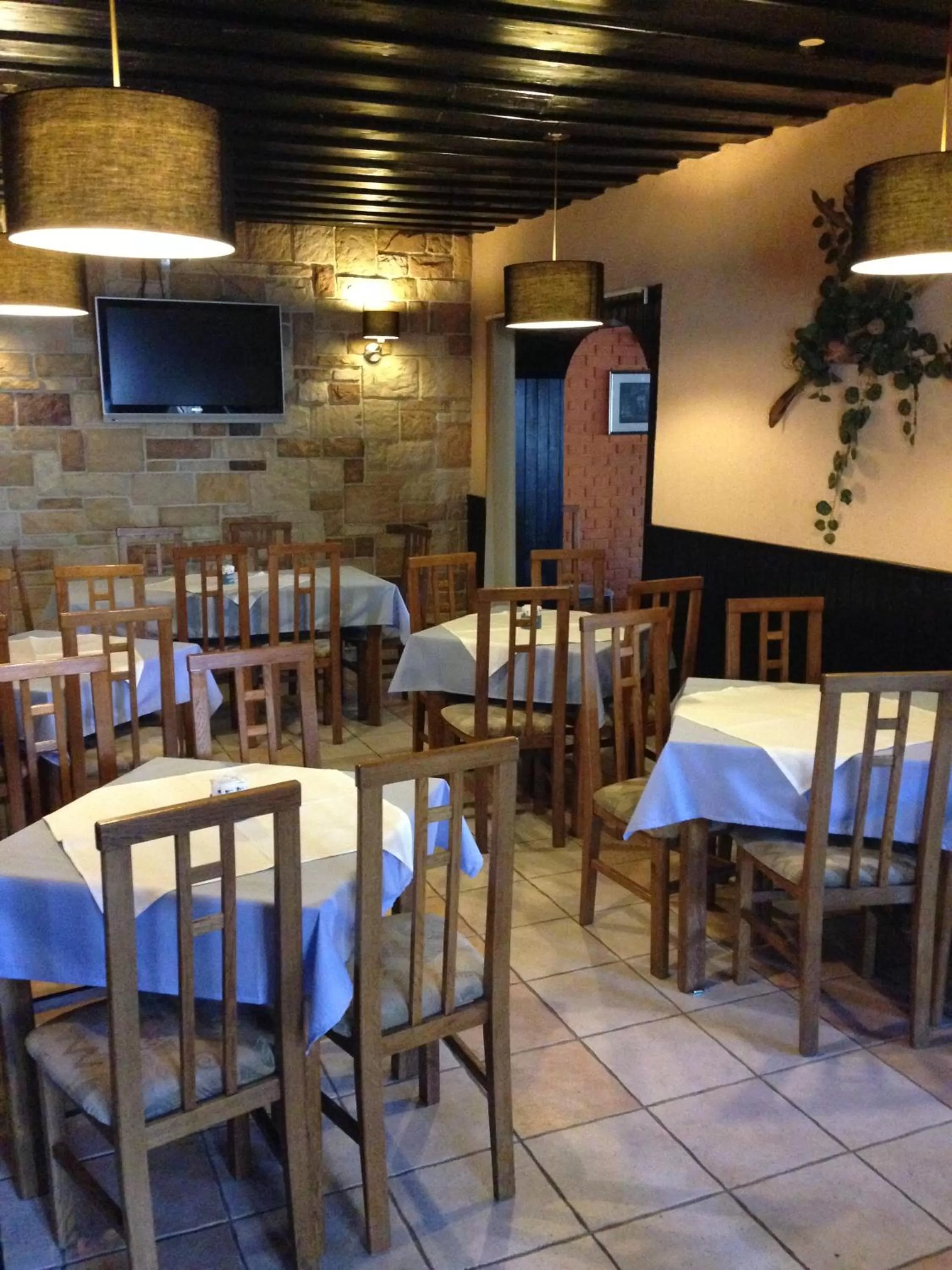 Restaurant/places to eat in Valpovački dvori B&B