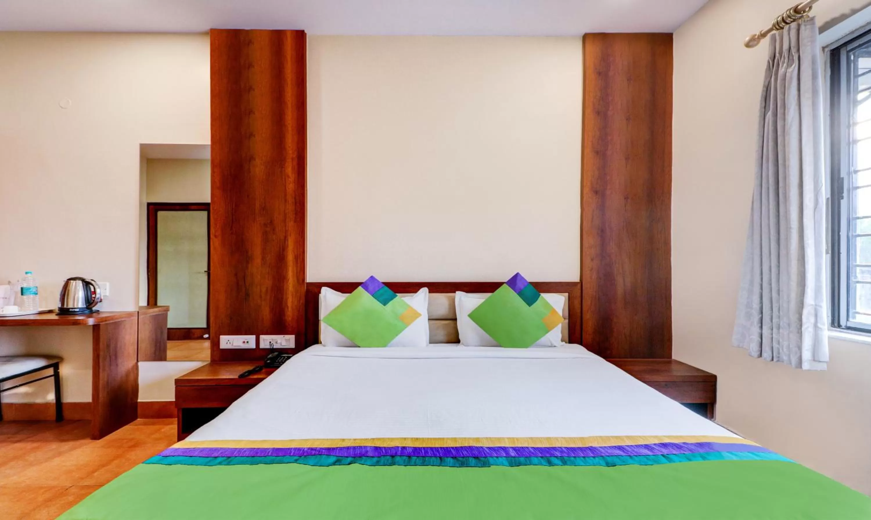 Bed in Treebo Sreema - 2 km From Salt Lake Sector V