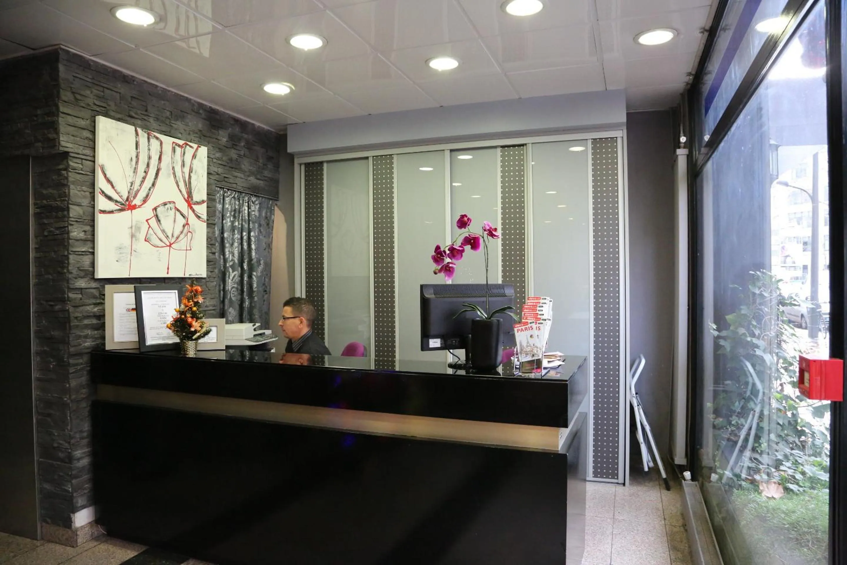 People in Grand Hotel Nouvel Opera