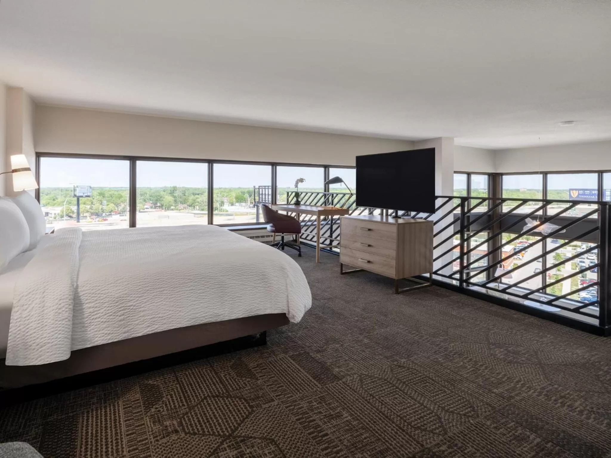 Photo of the whole room, Bed in Staybridge Suites Chicago O'Hare - Rosemont by IHG