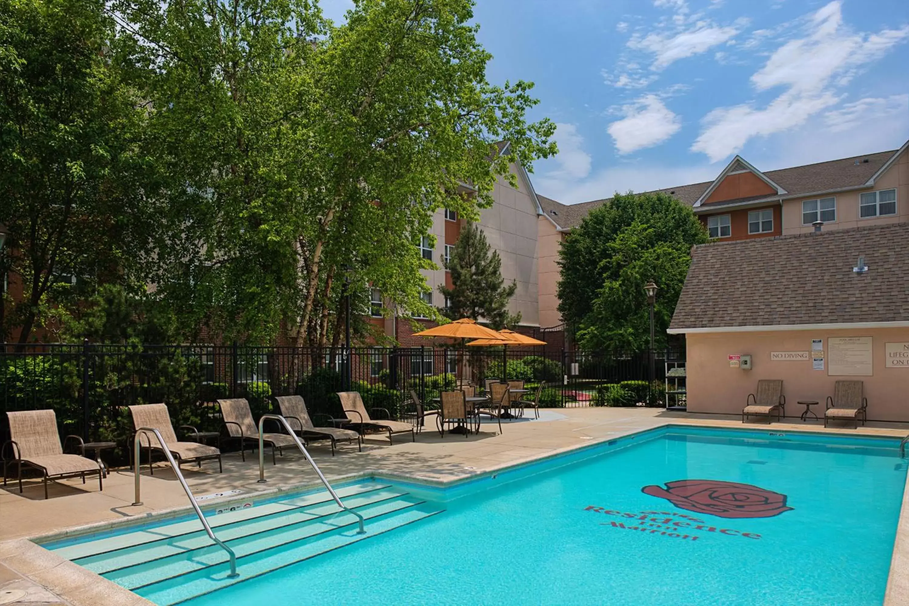 Swimming Pool in Residence Inn Chicago O'Hare
