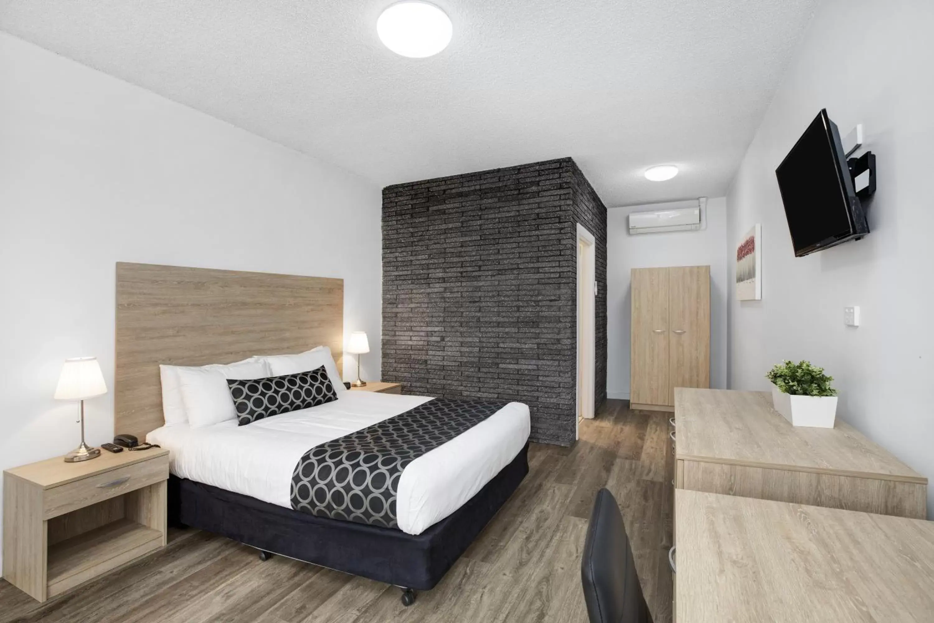 Bedroom, Bed in Adelaide Road Motor Lodge