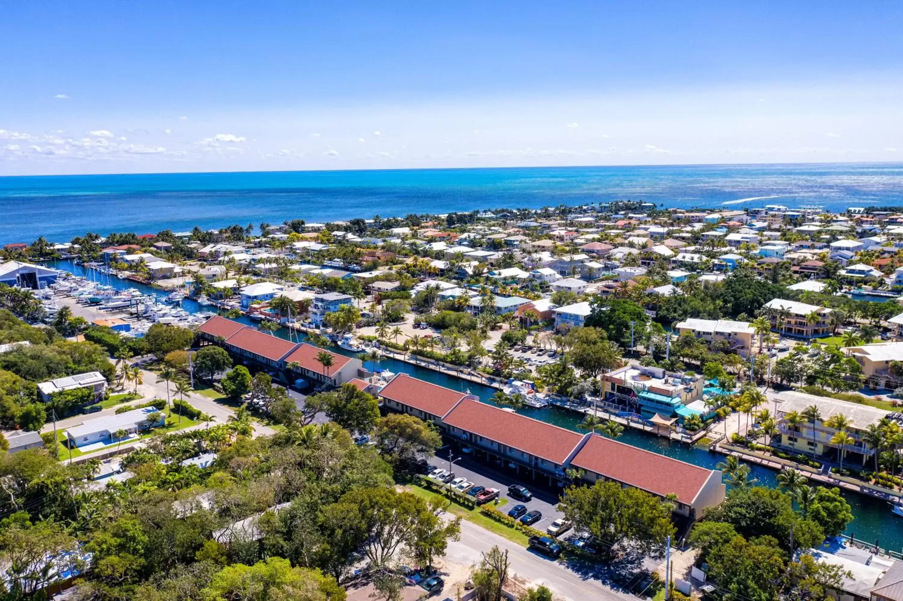 Bird's eye view, Bird's-eye View in Waterside Suites and Marina