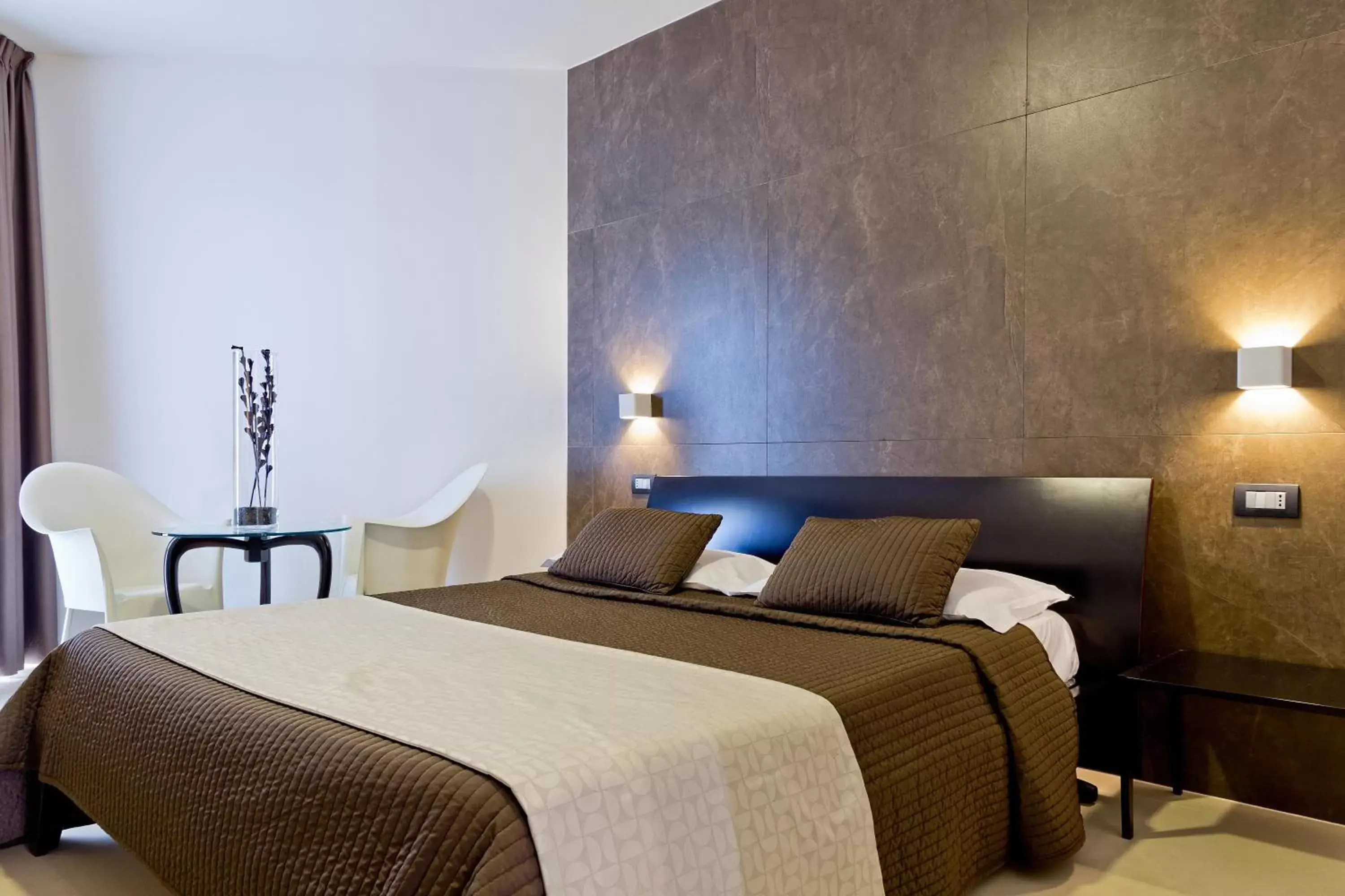 Bed in Mediterranea Hotel & Convention Center