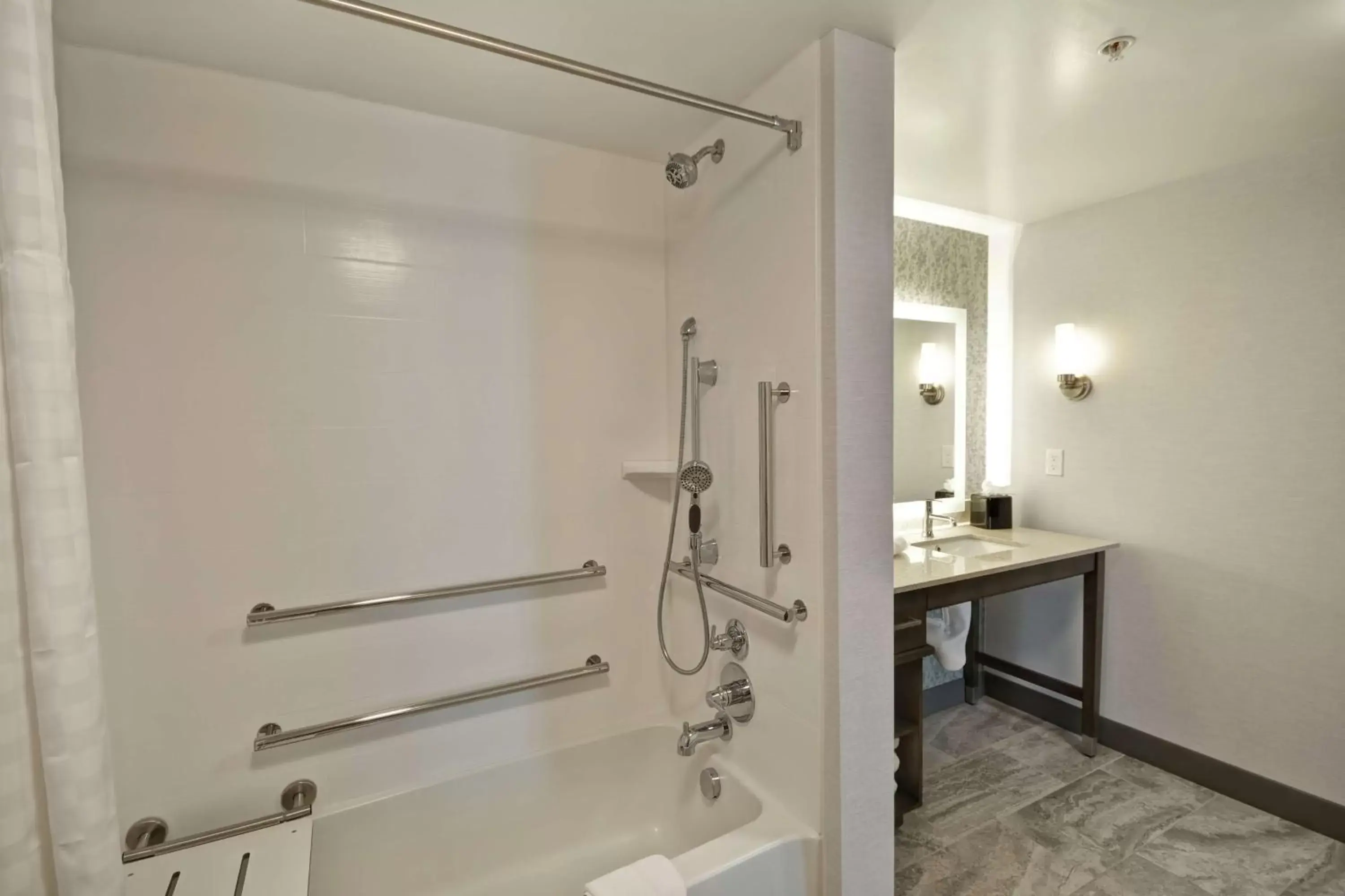 Bathroom in Homewood Suites By Hilton Warren Detroit