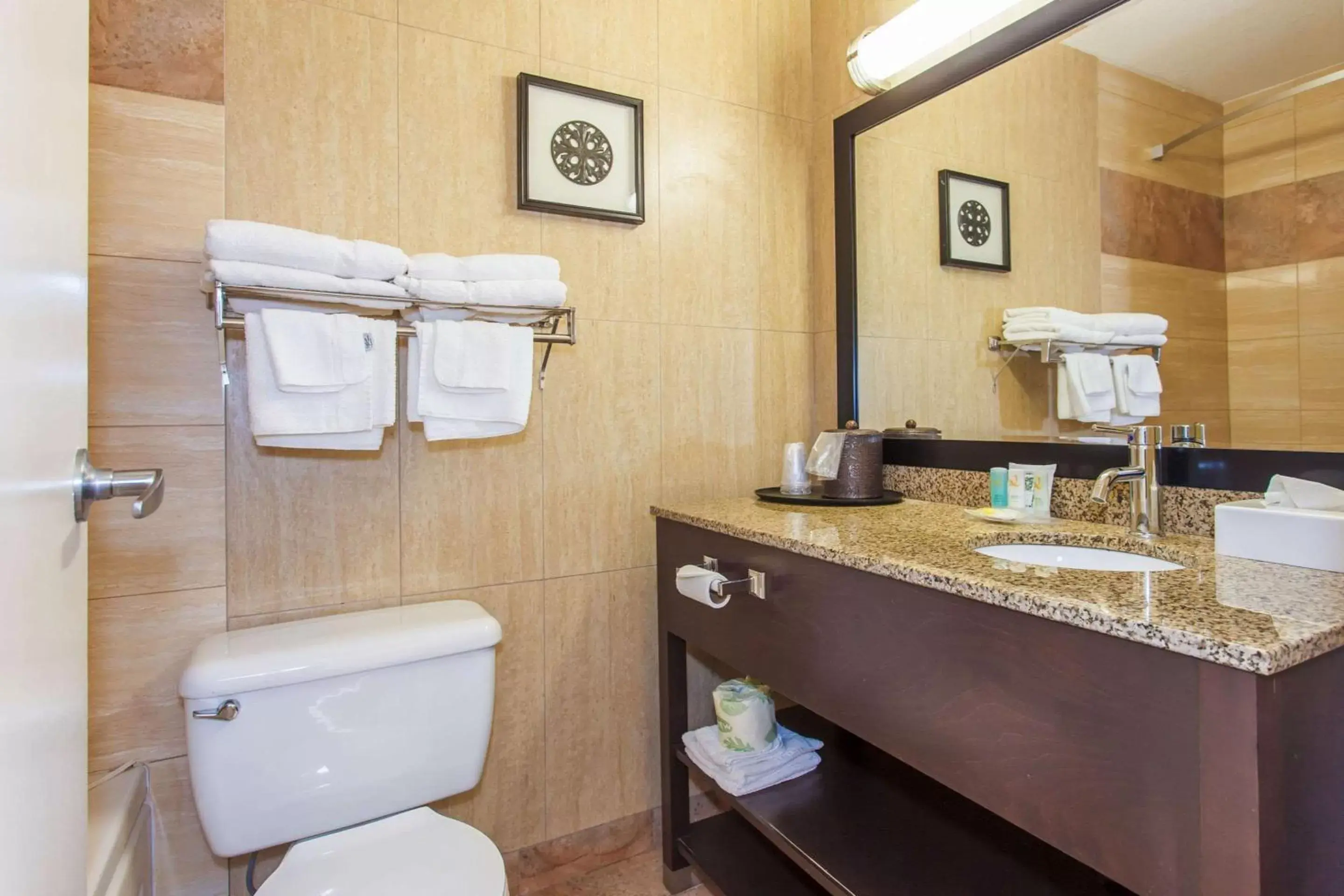 Photo of the whole room, Bathroom in Quality Inn Merritt