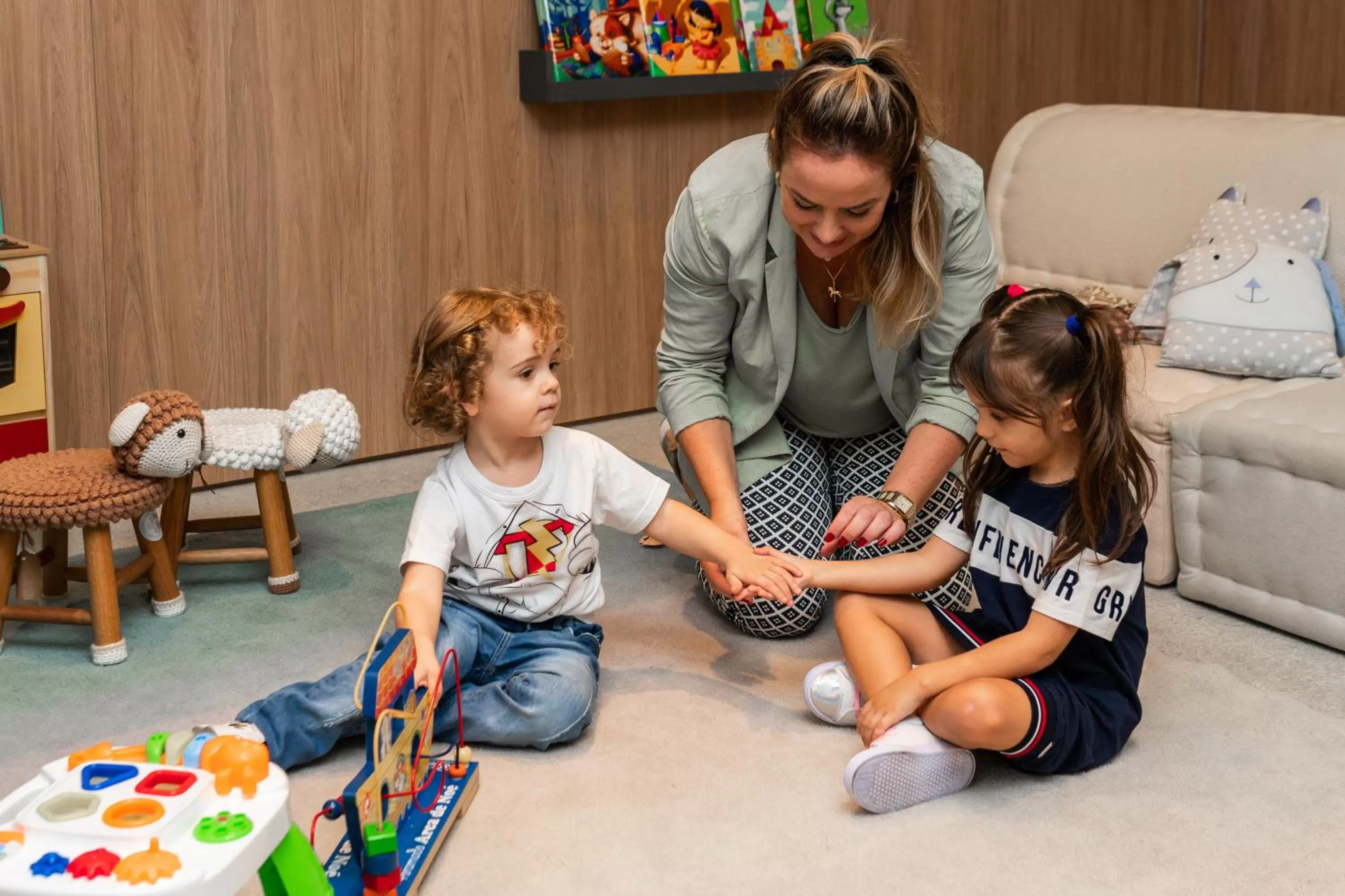 People in Mercure Itajai Navegantes