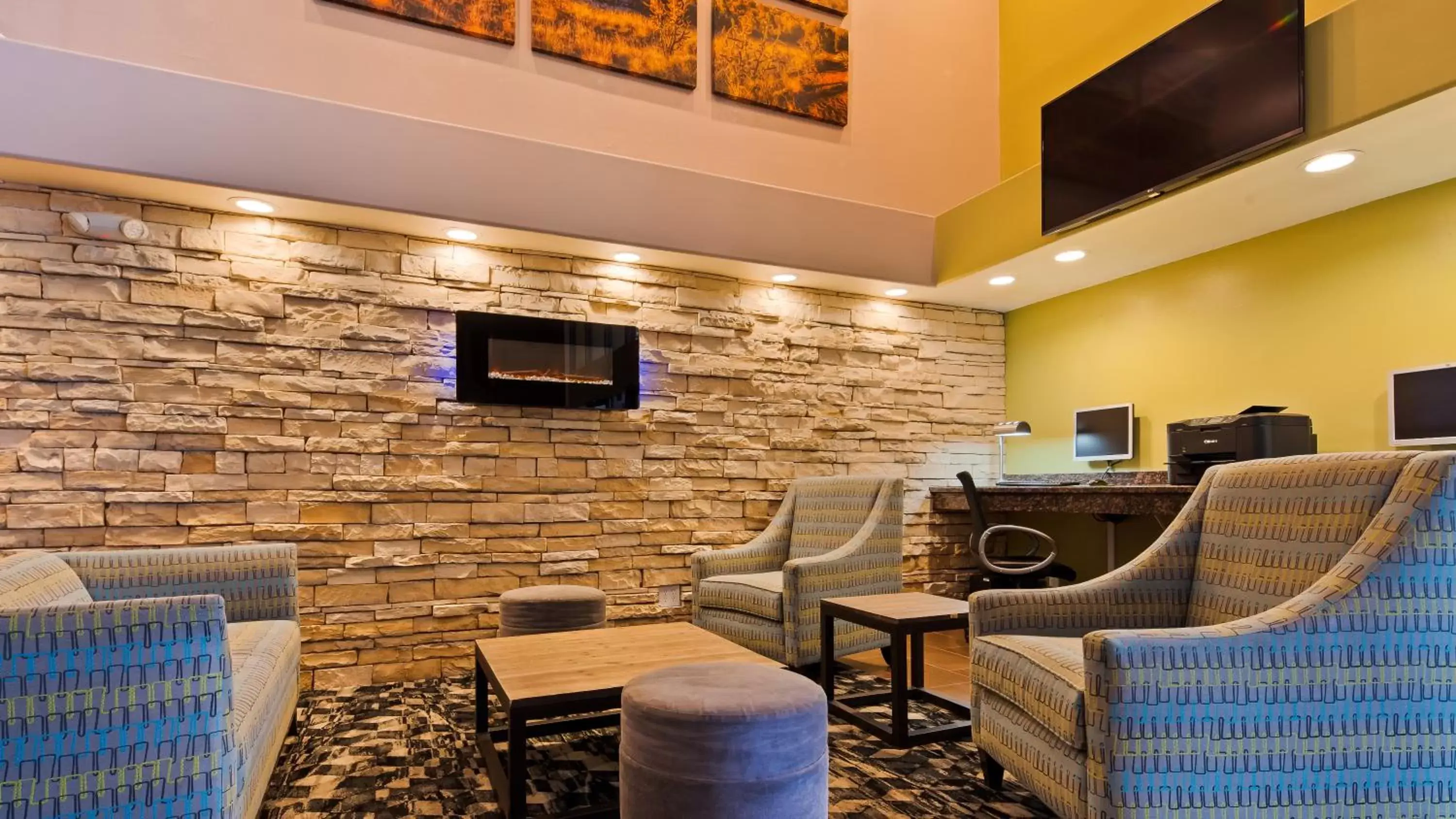 Lobby or reception in Best Western Airport Albuquerque InnSuites Hotel & Suites