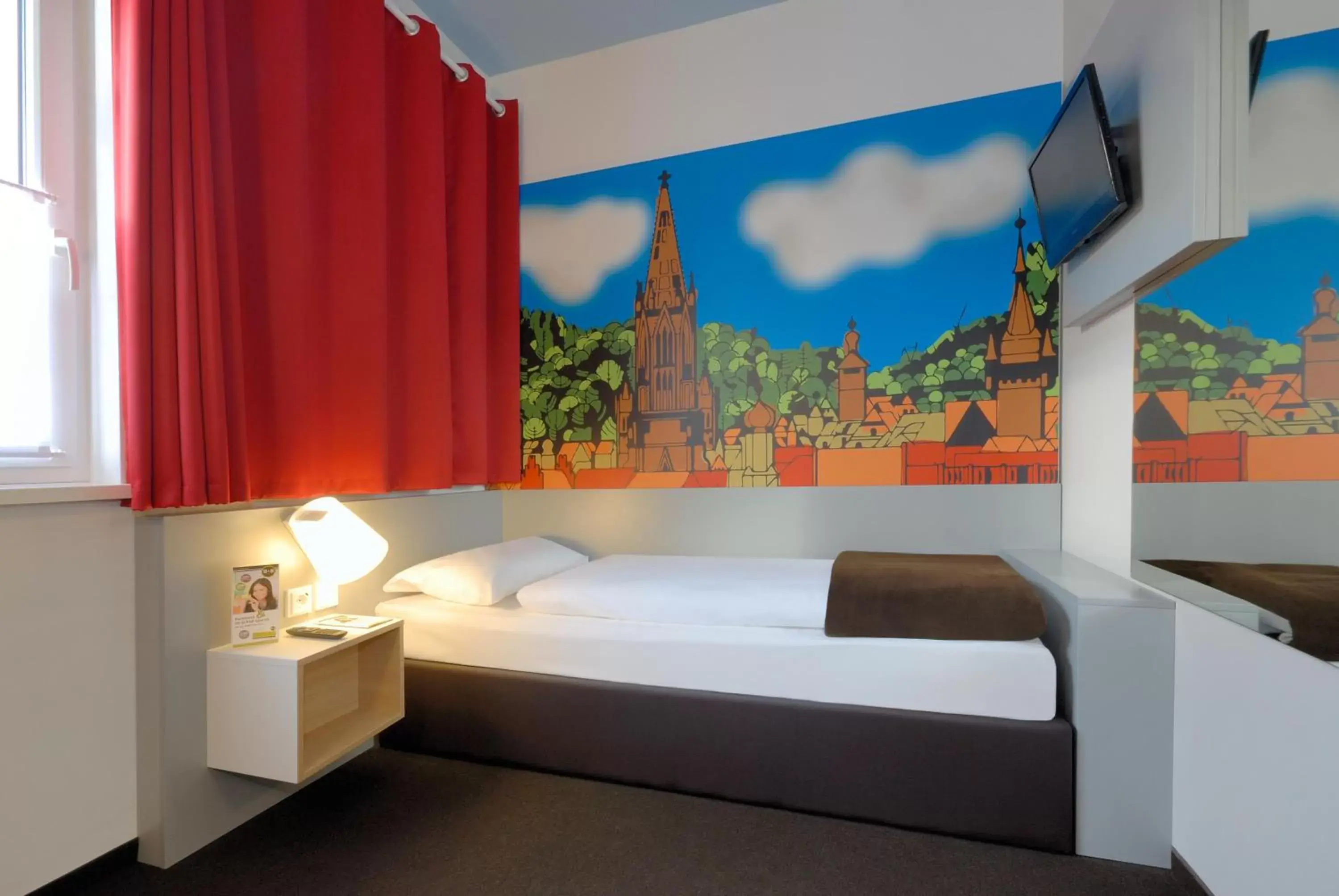 Photo of the whole room, Bed in B&B Hotel Freiburg-Süd