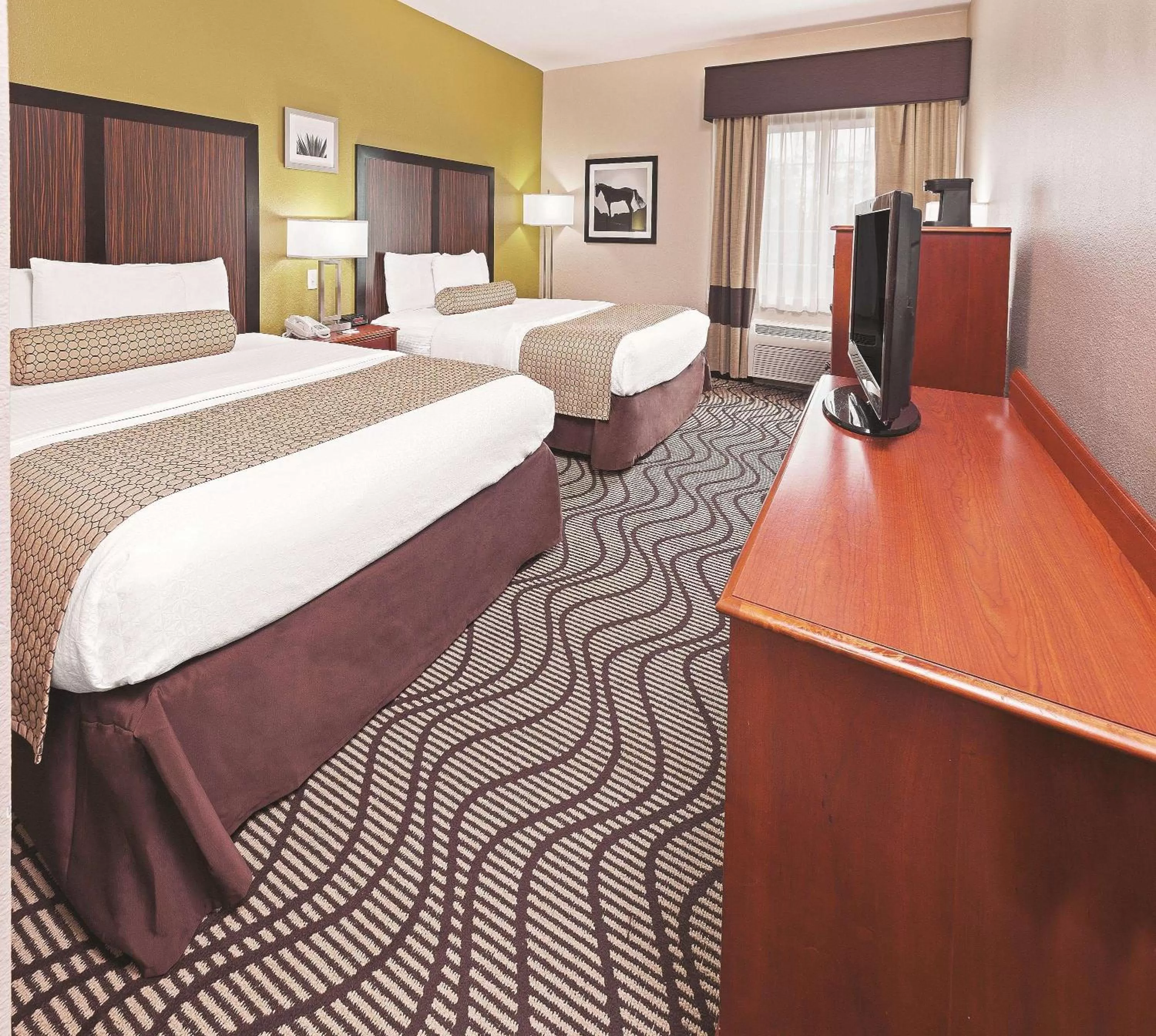 Photo of the whole room in La Quinta by Wyndham Corpus Christi Northwest