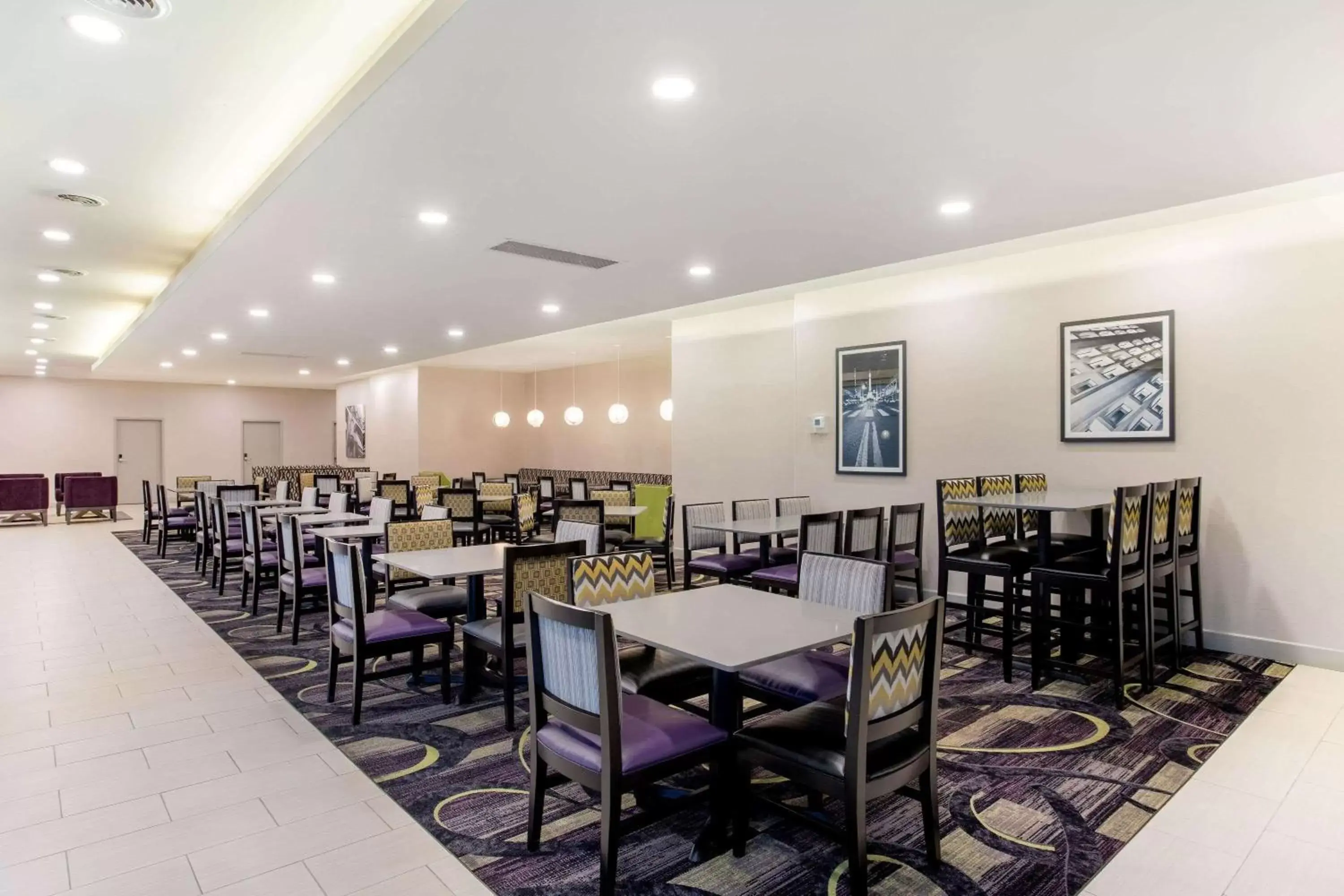 Restaurant/Places to Eat in La Quinta by Wyndham Indianapolis South