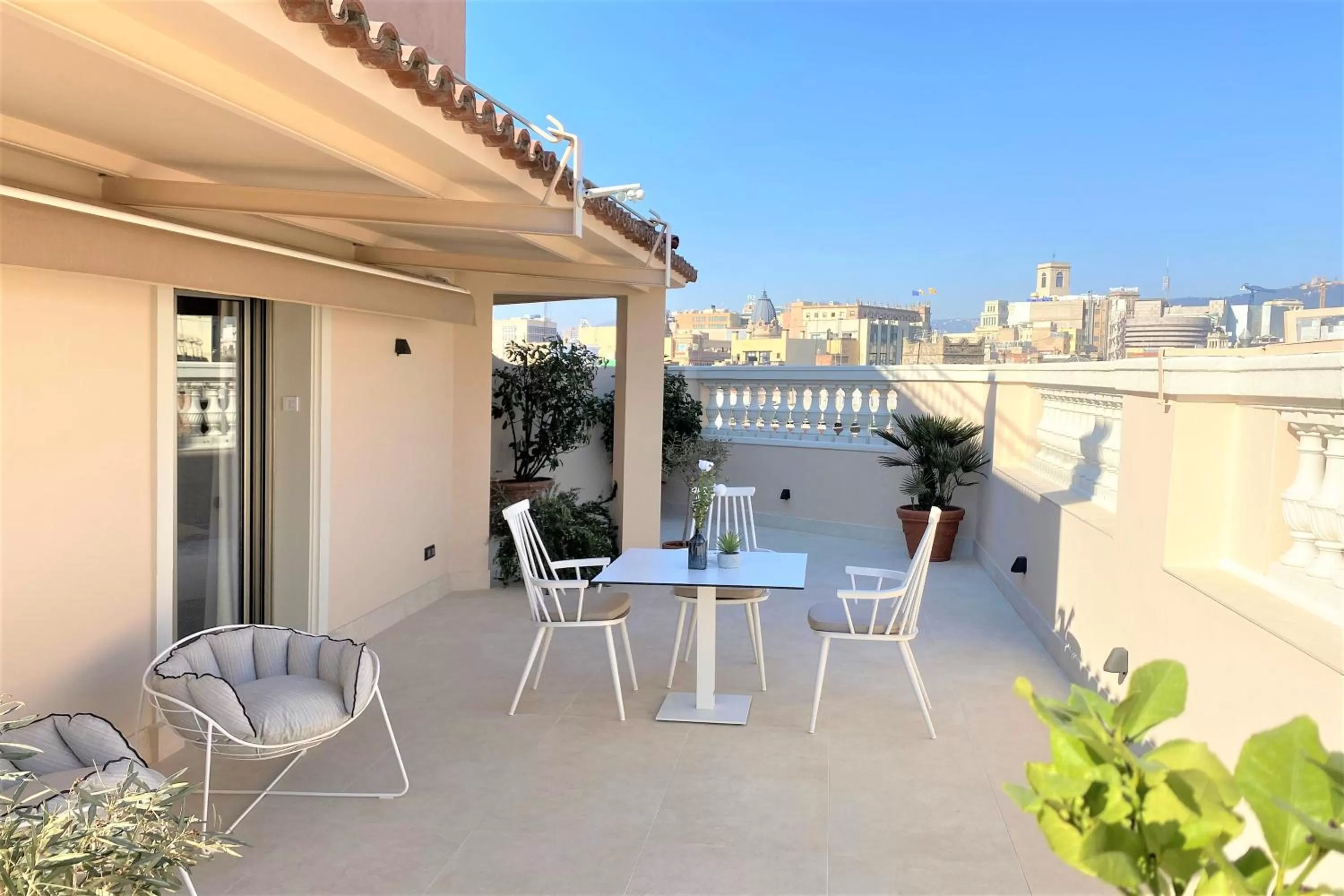 Balcony/Terrace in Lamaro Hotel