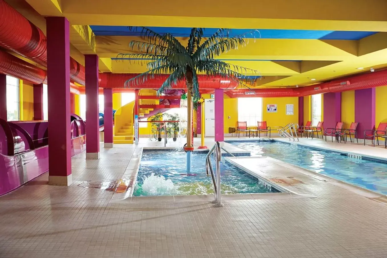 Swimming Pool in Comfort Suites Regina