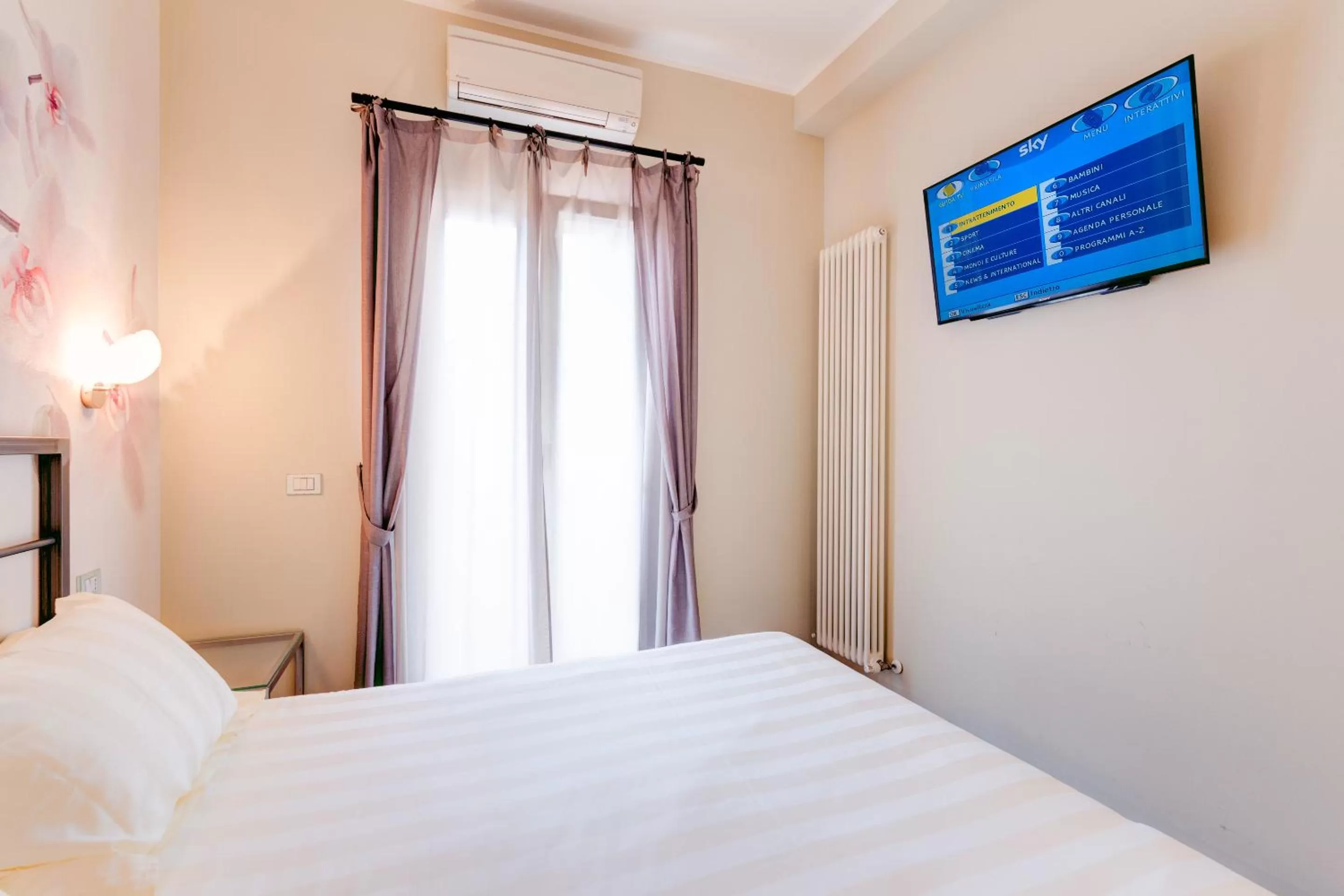 TV and multimedia, Bed in Il Convento Dei Fiori Di Seta