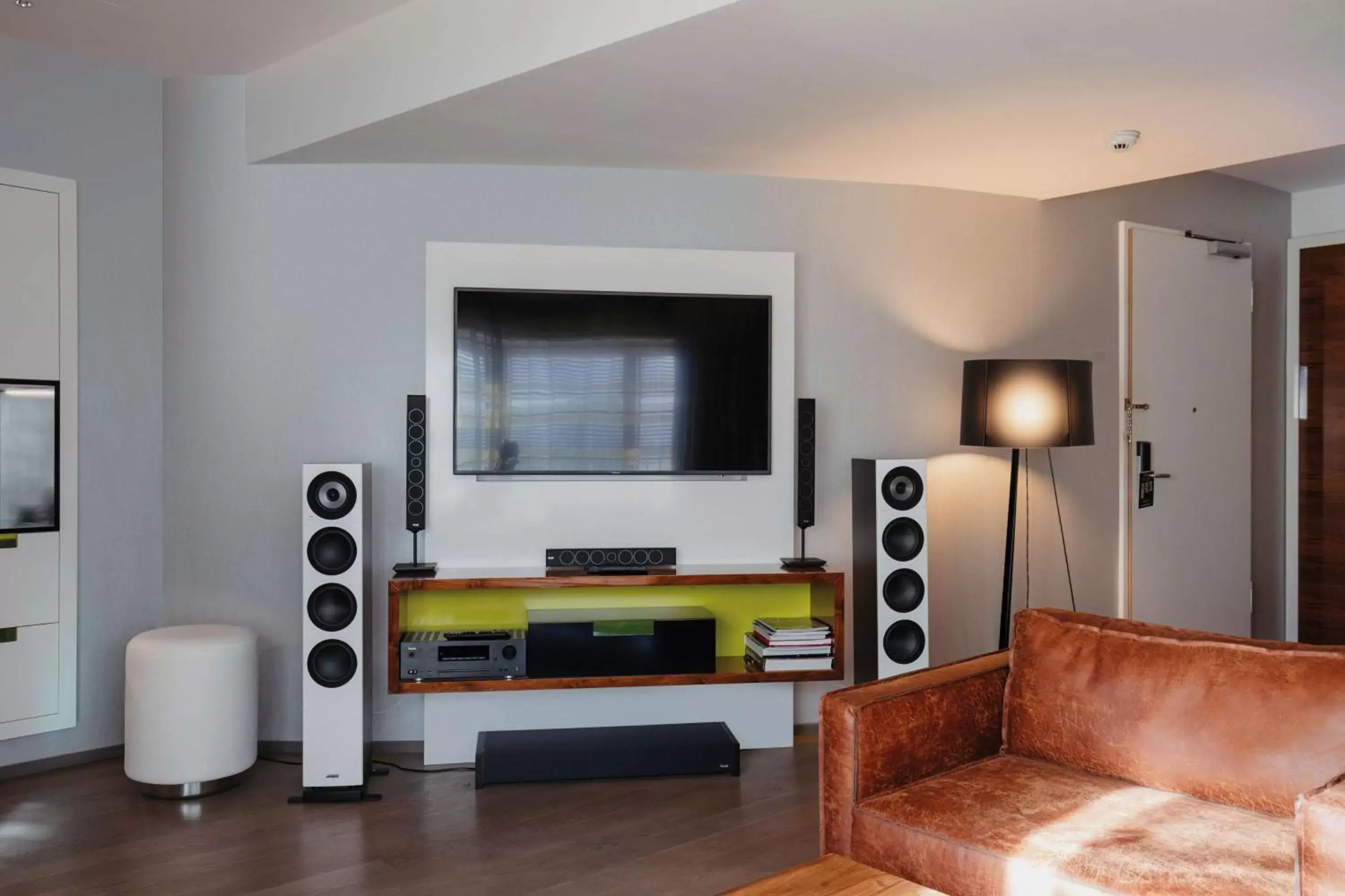 Bedroom, TV/Entertainment Center in Hotel Berlin, Berlin, a member of Radisson Individuals