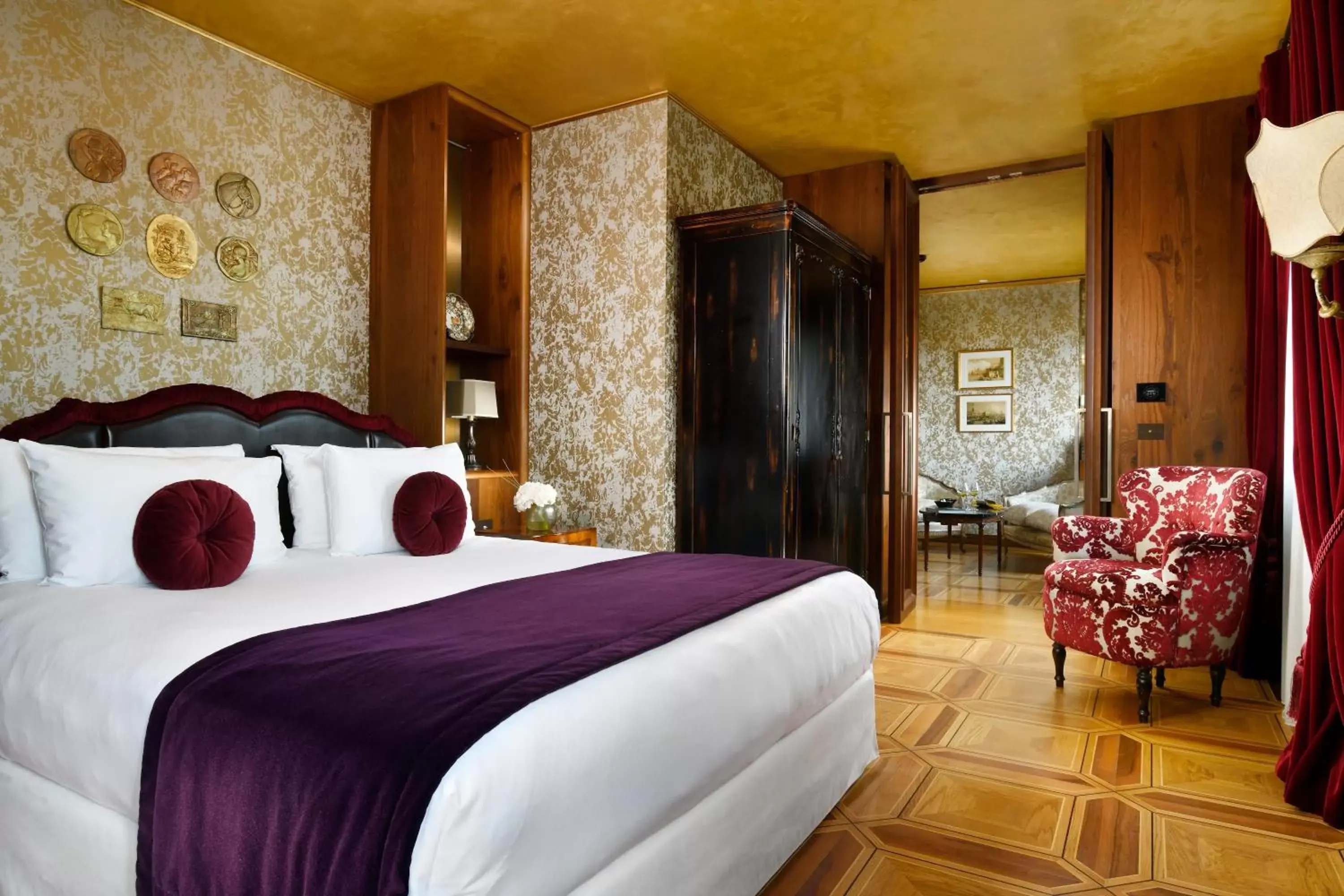 Photo of the whole room, Bed in Palazzo Venart Luxury Hotel