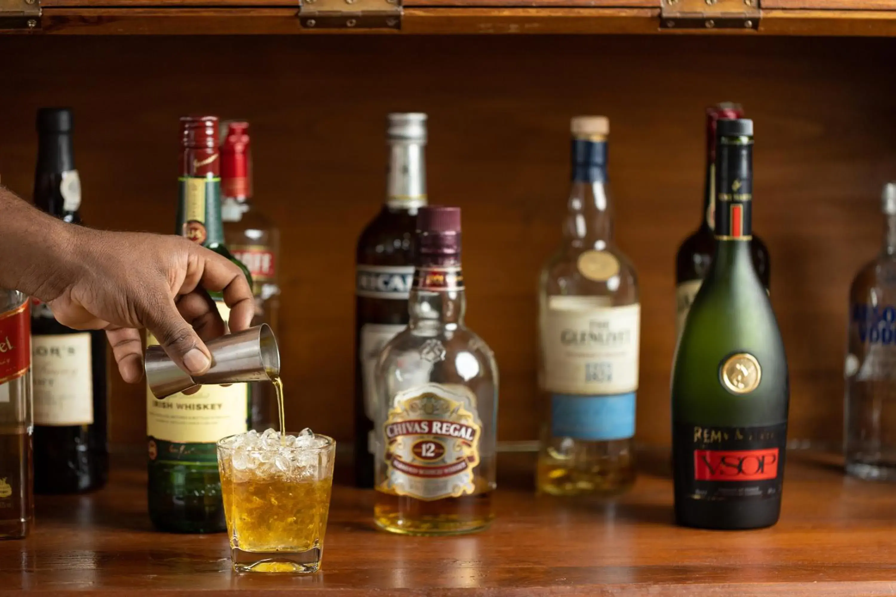 Lounge or bar, Drinks in Mountbatten Bungalow
