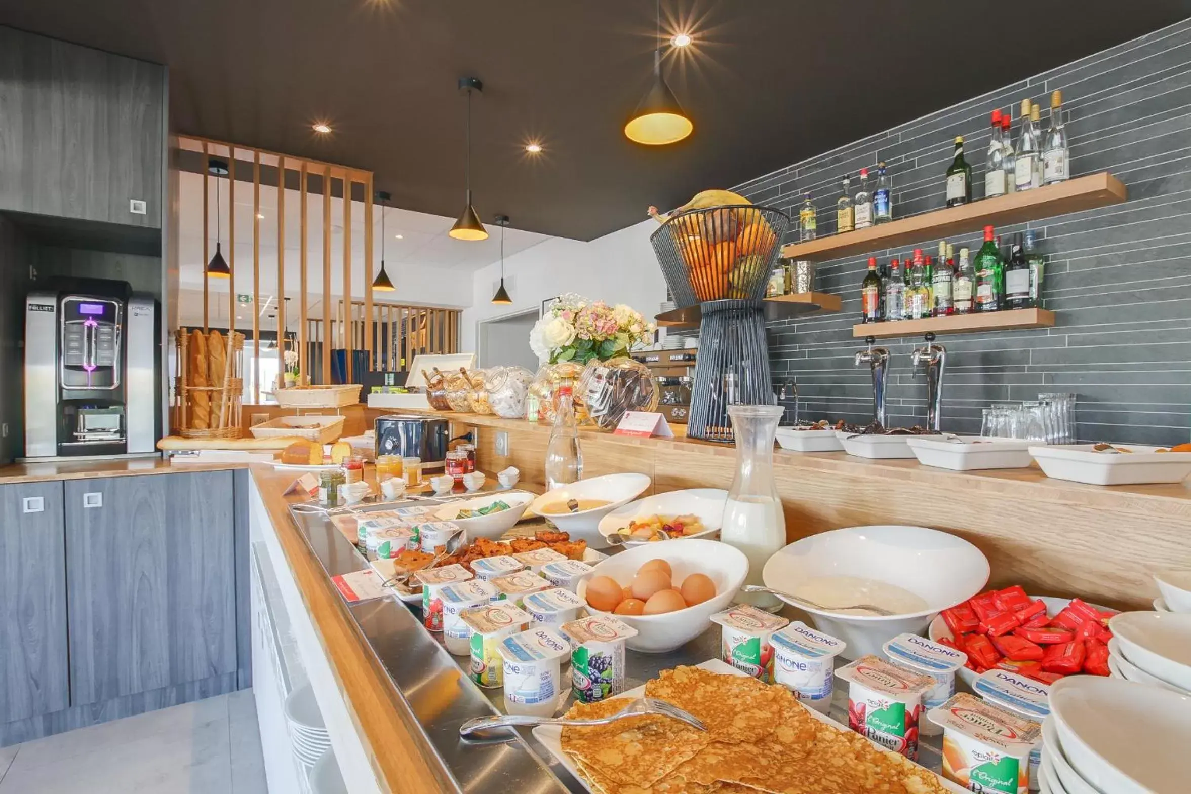 Continental breakfast, Food in Brit Hotel Reims La Neuvillette