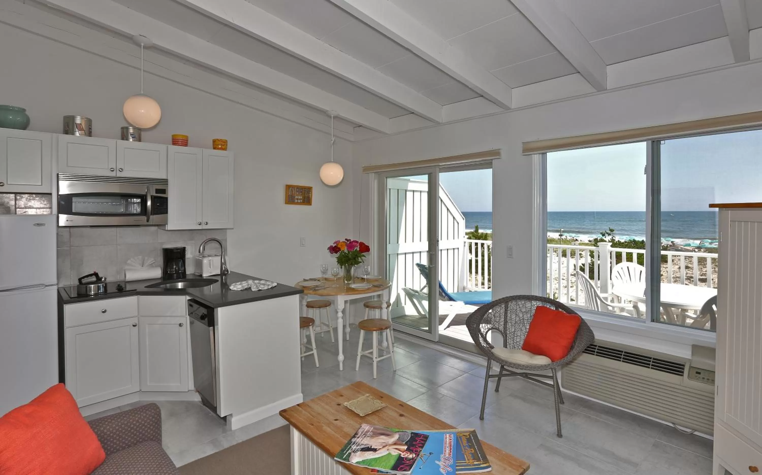 Kitchen or kitchenette in Sea Crest