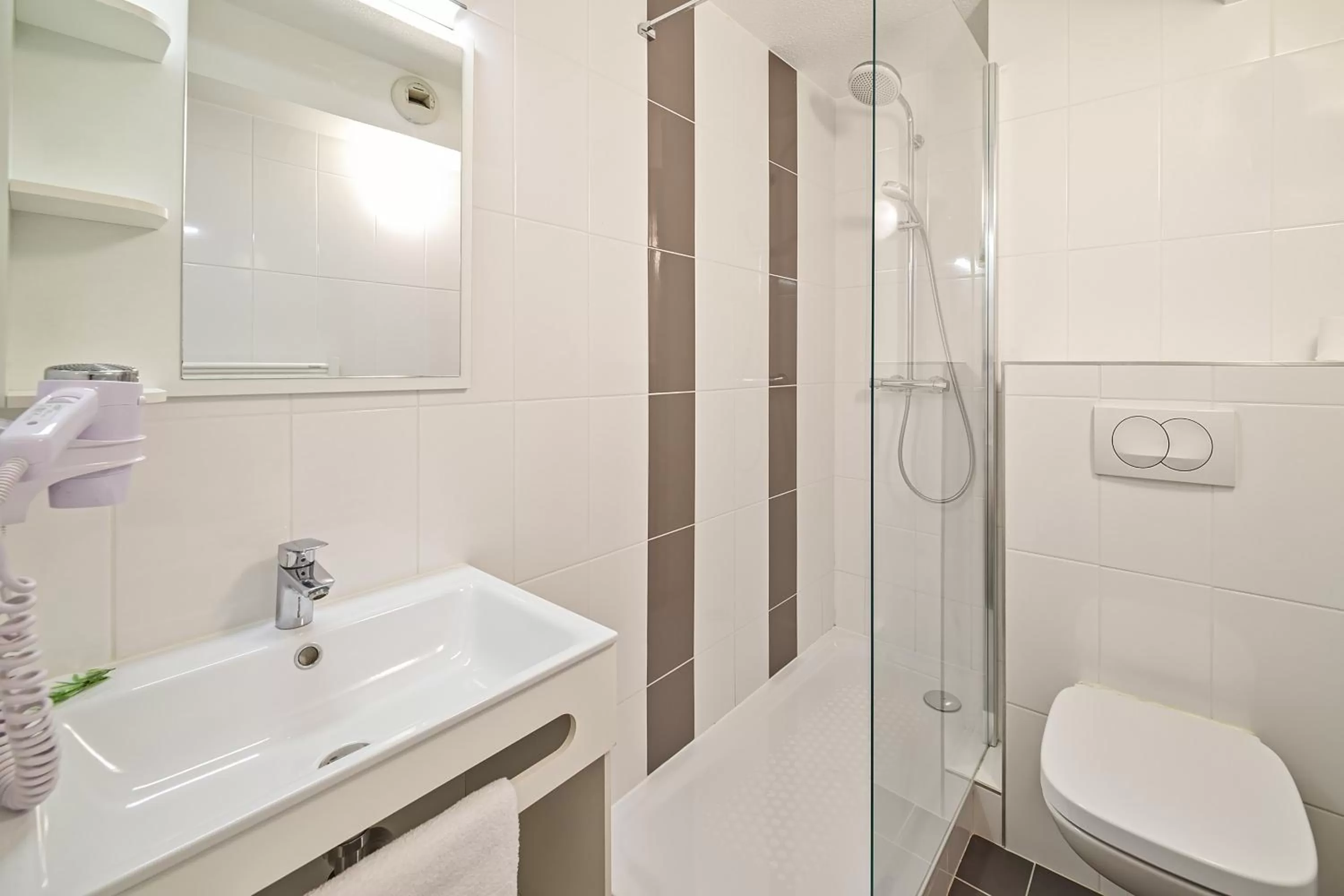 Shower in Residhotel Lyon Part Dieu