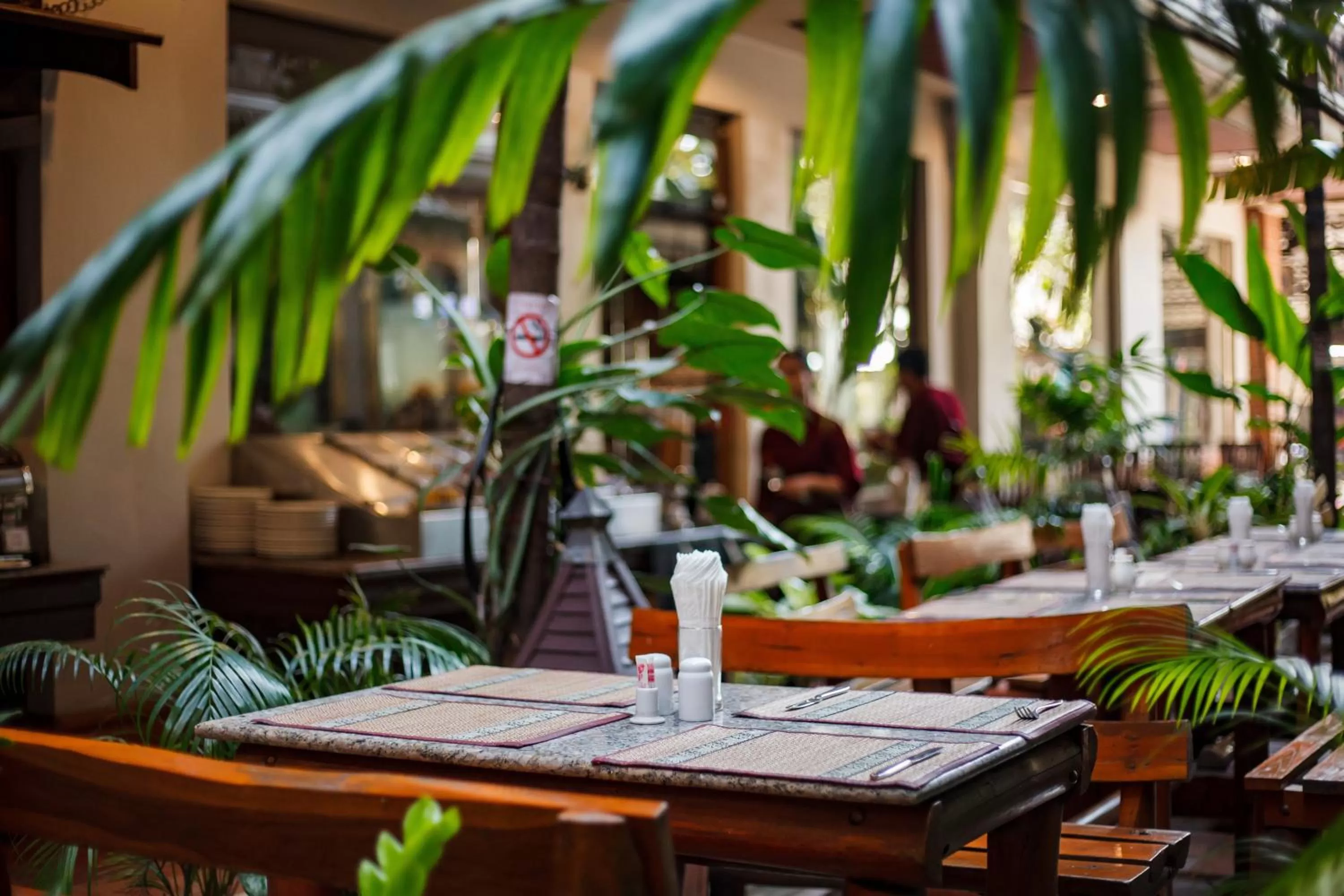 Restaurant/places to eat in Raming Lodge Hotel