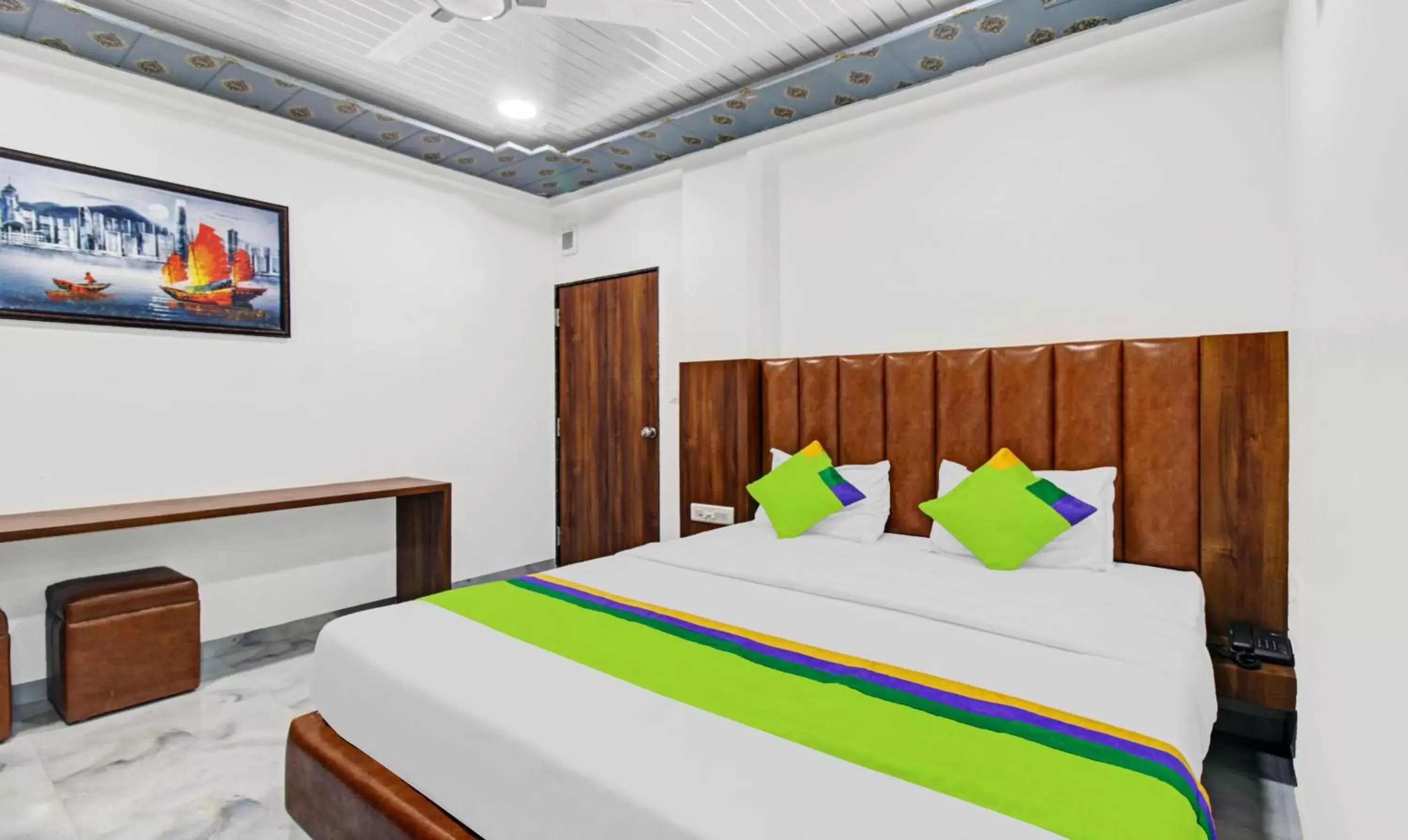 Bedroom, Bed in Treebo Hotel Rk Inn, Railway Station Bedroom, Bed in Treebo Hotel Rk Inn, Railway Station