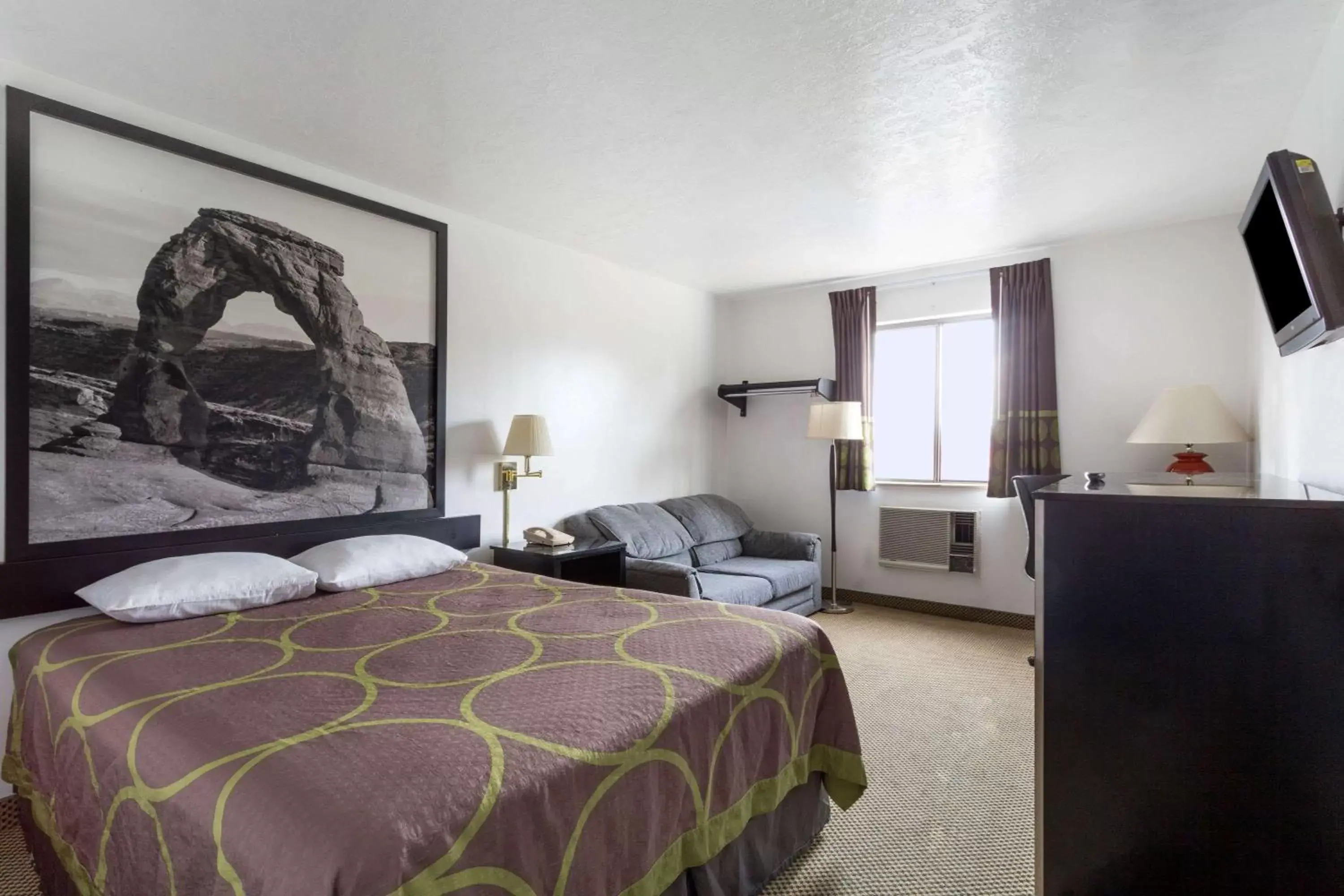 Photo of the whole room, Bed in Super 8 by Wyndham Logan Photo of the whole room, Bed in Super 8 by Wyndham Logan