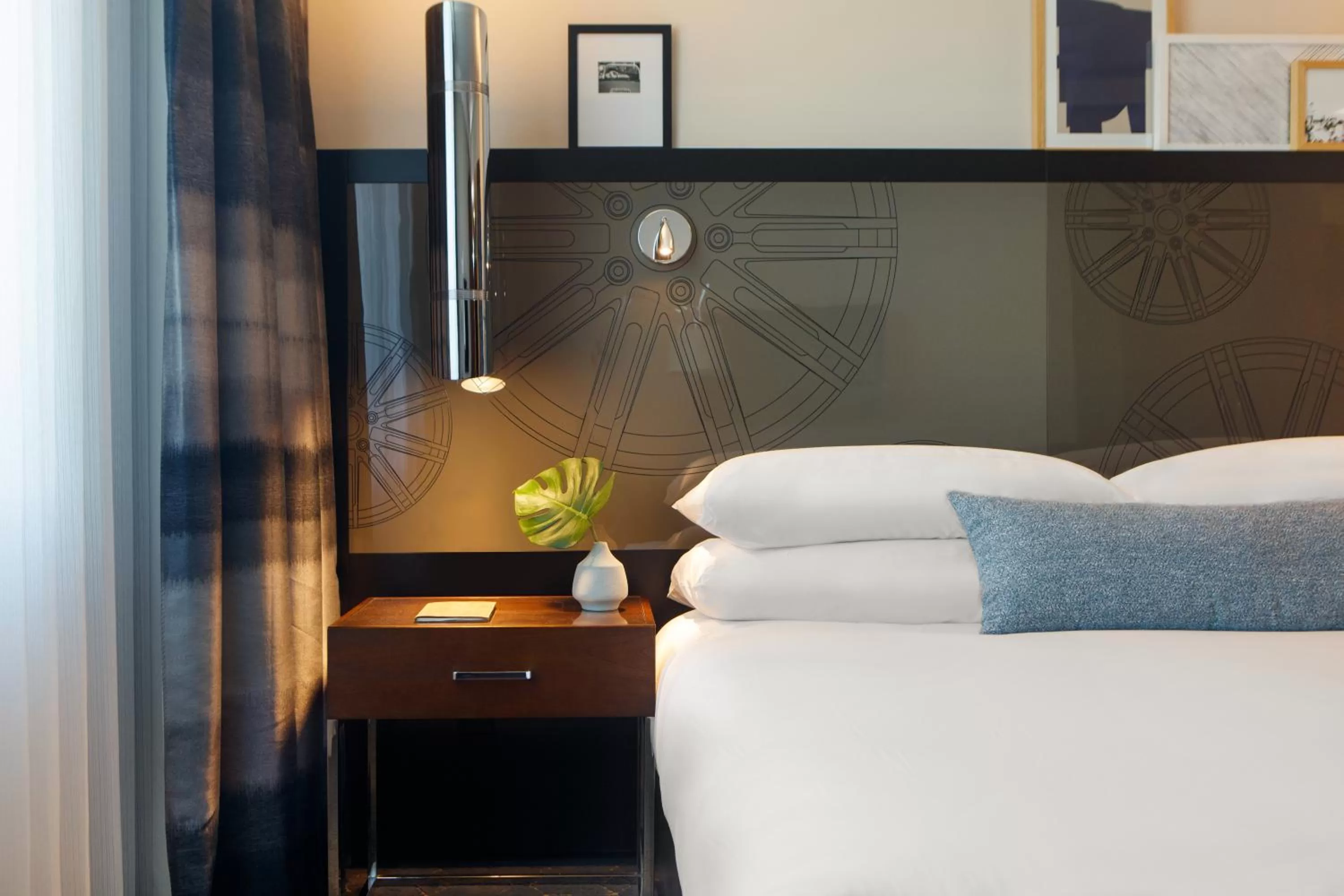 Photo of the whole room, Bed in Kimpton Overland Hotel - Atlanta Airport by IHG