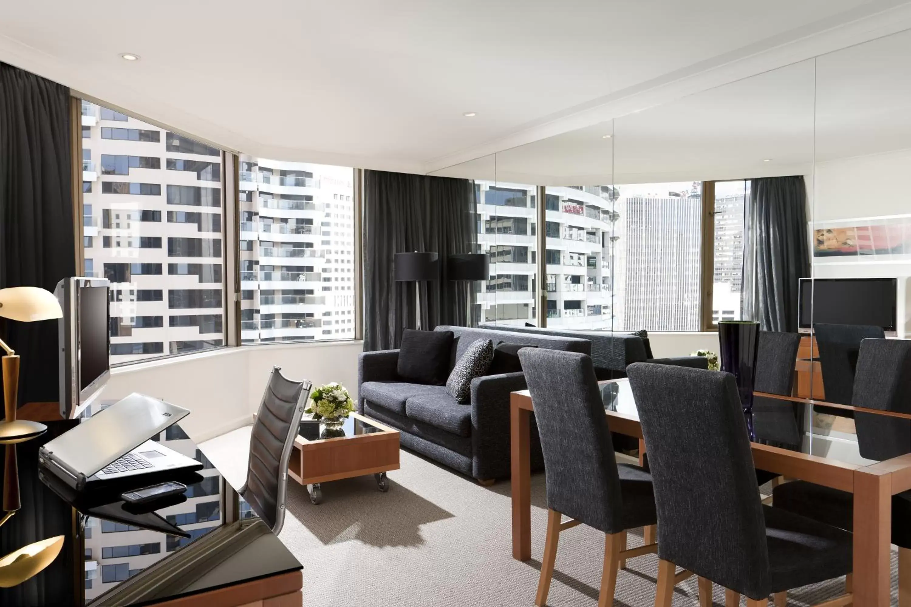 Dining area, Seating Area in The Sebel Quay West Suites Sydney