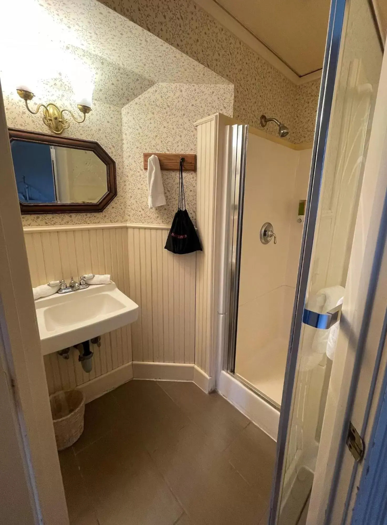 Bathroom in Orcas Hotel