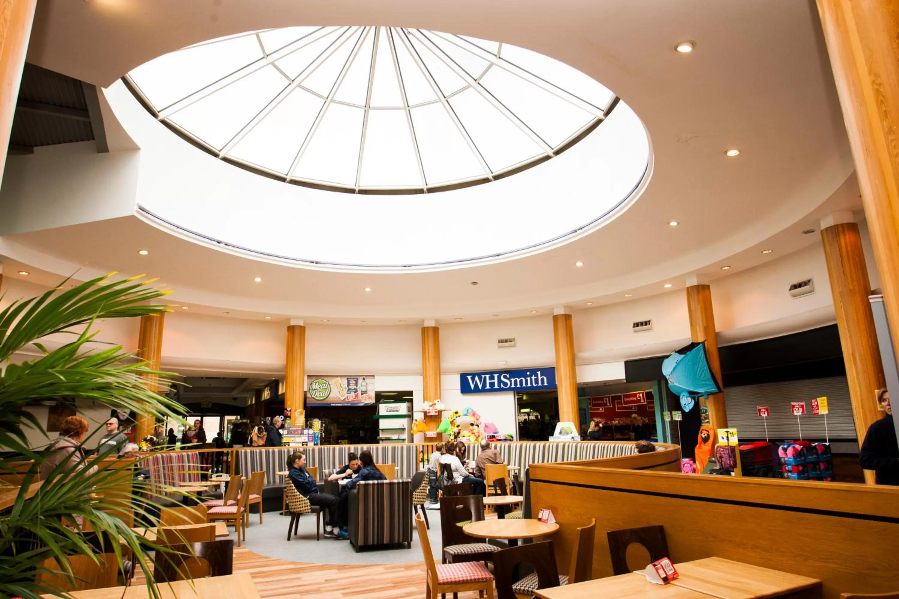 Restaurant/places to eat in Days Inn Stafford