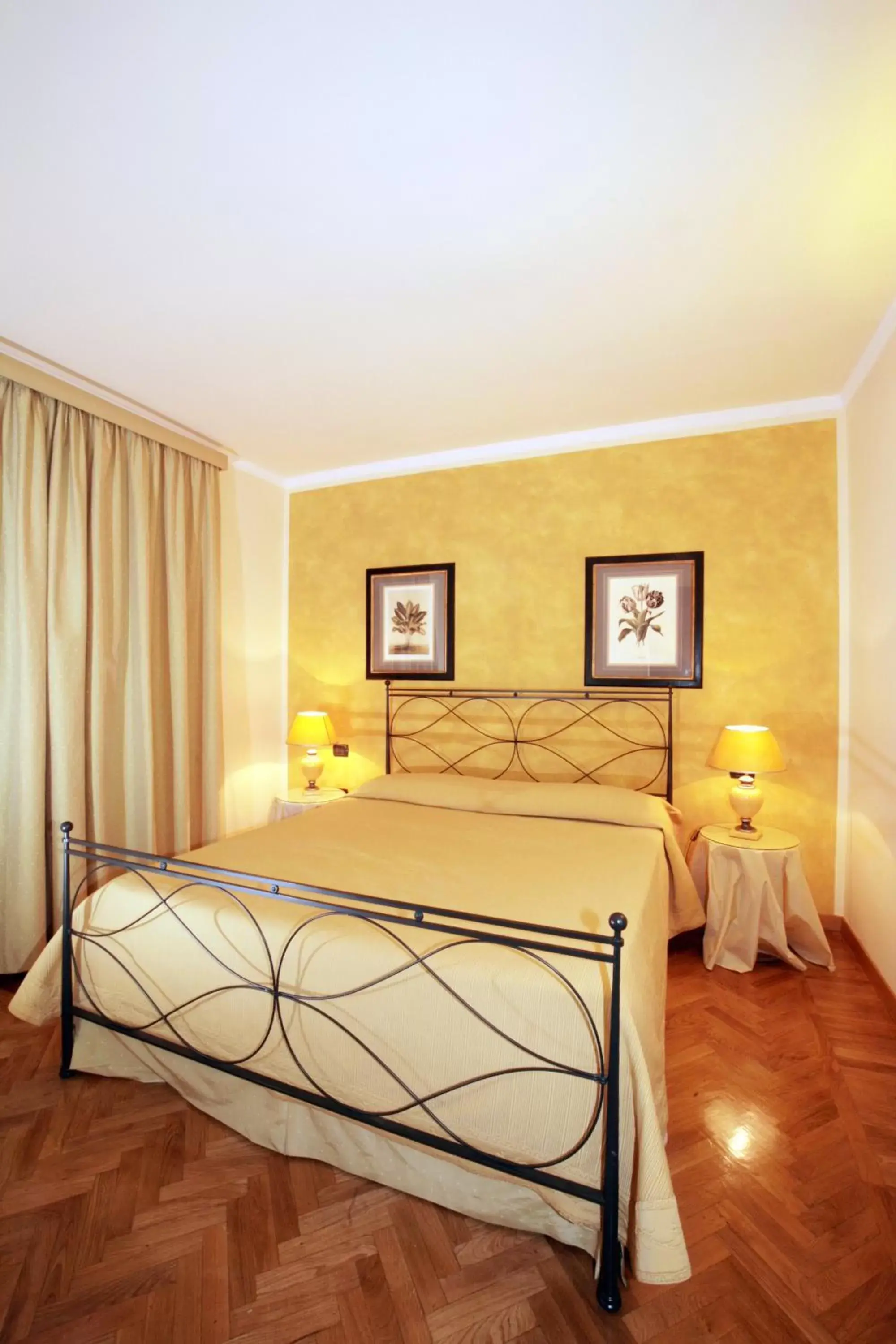 Bedroom, Bed in Palazzo Gamba Apartments al Duomo