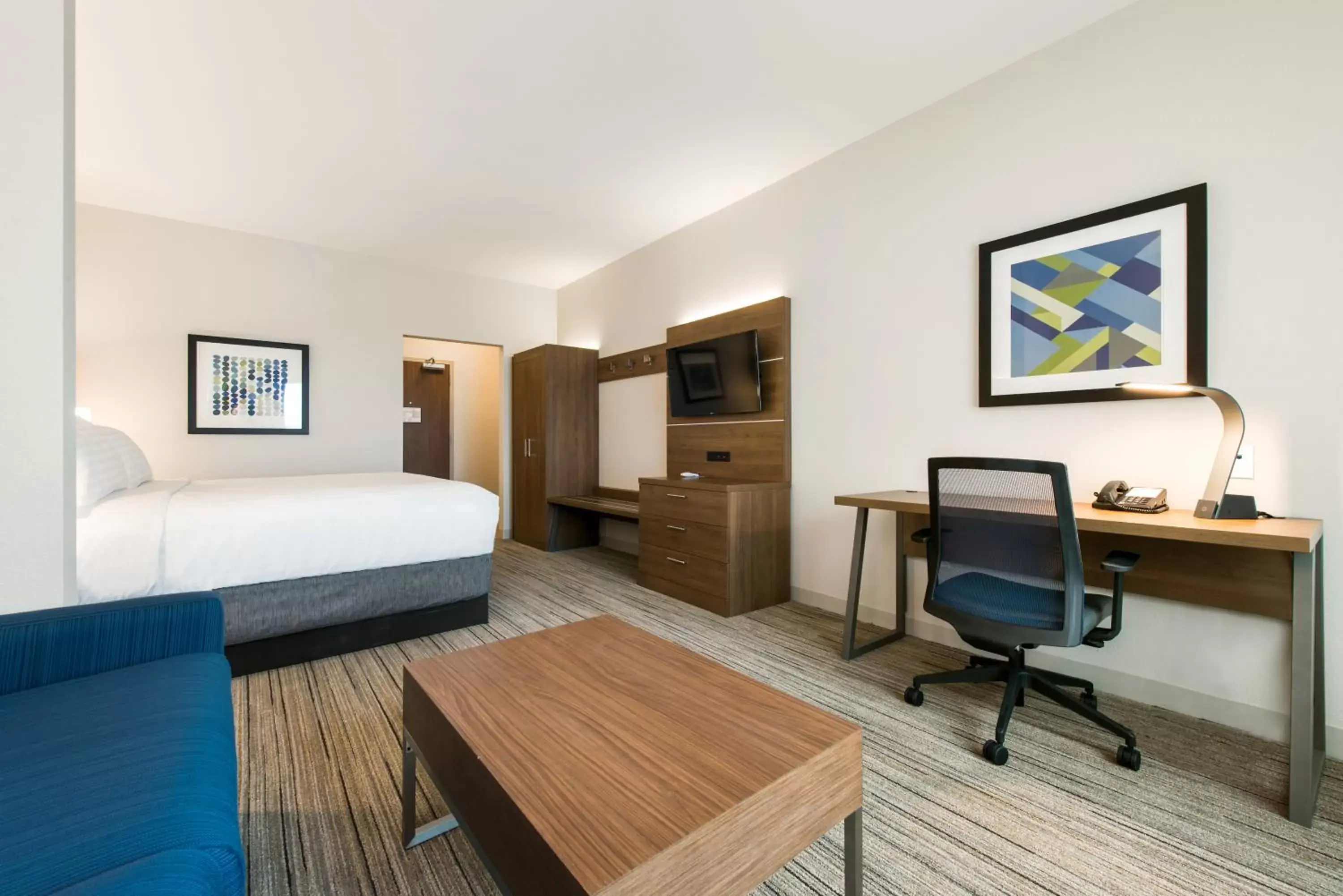 Holiday Inn Express & Suites - Carrollton West, an IHG Hotel