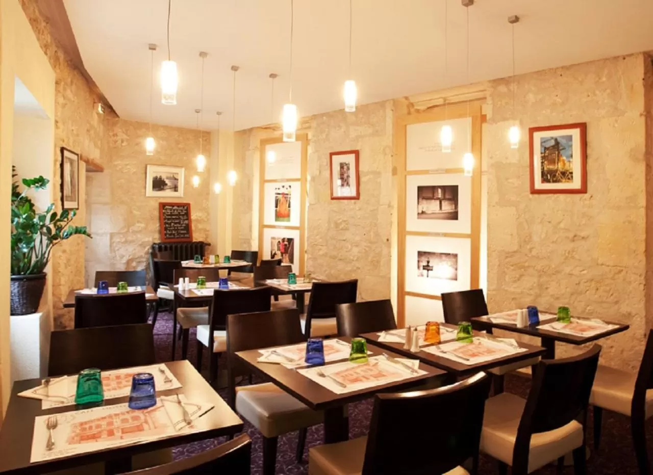 Restaurant/places to eat in Hostellerie du Coq d'Or