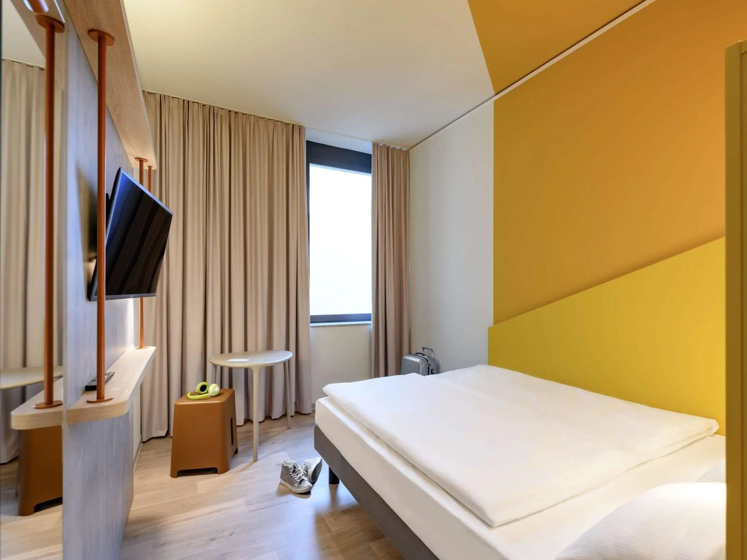 Bedroom, Bed in ibis budget Bremen City Center