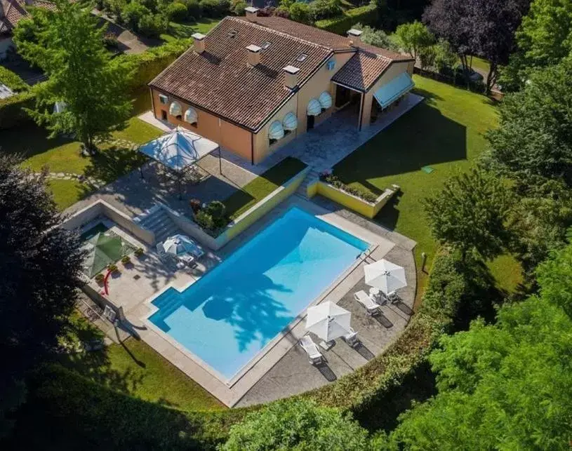 Swimming pool, Pool View in Villa Fior di Robinia