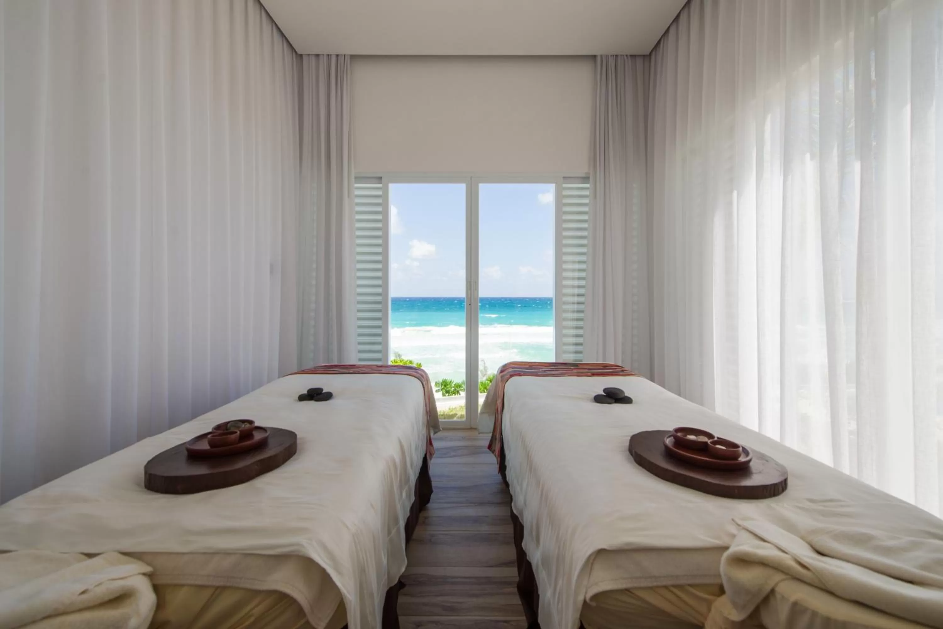 Massage, Bed in Oleo Cancun Playa All Inclusive Resort