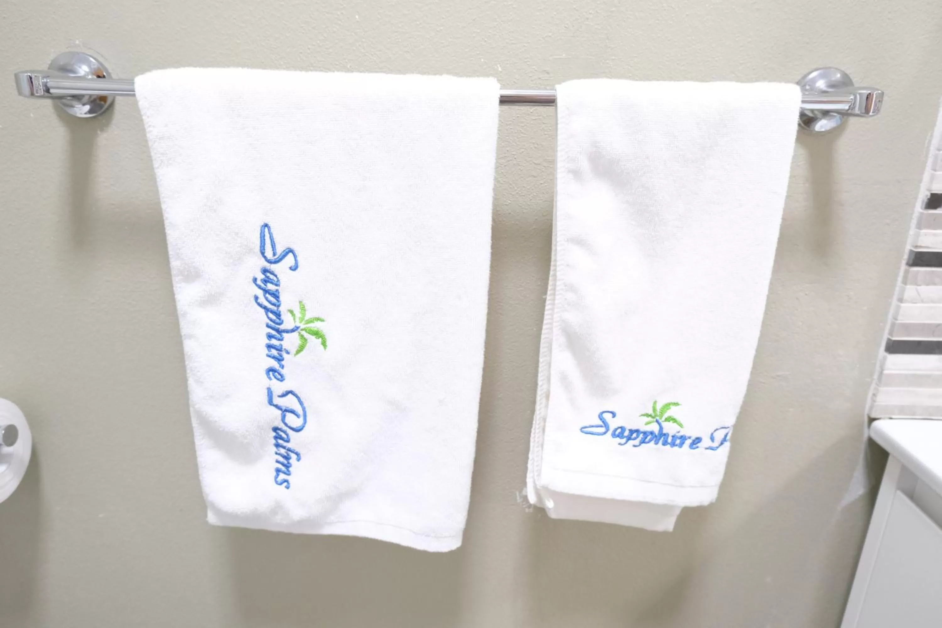 towels in Sapphire Palms Motel