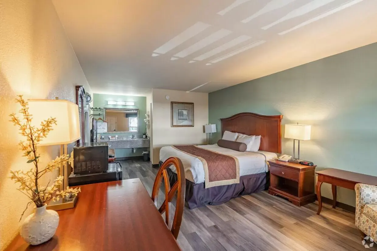 Bedroom in Key West Inn - Tunica Resort