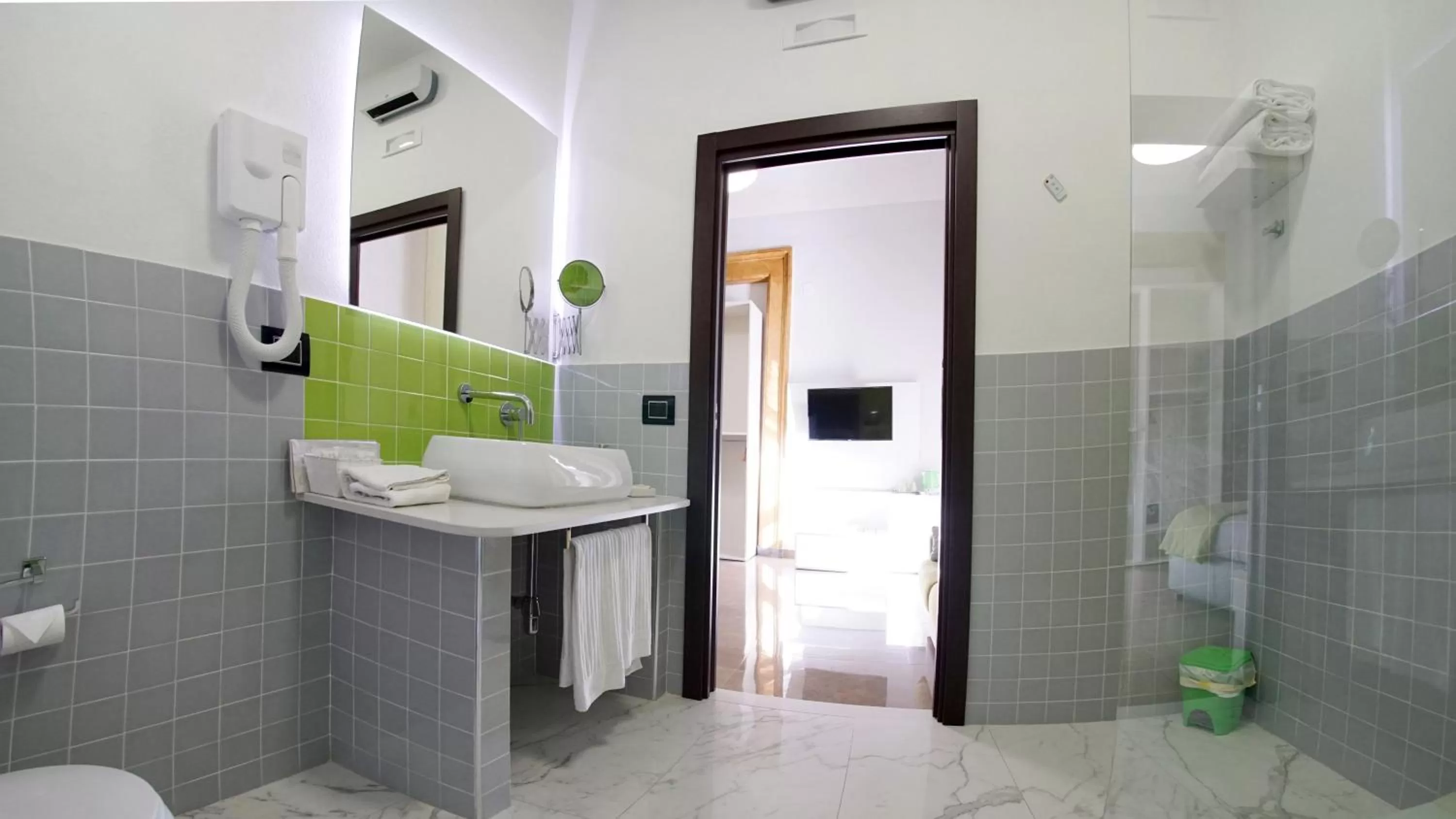 Bathroom in Beverello Suite