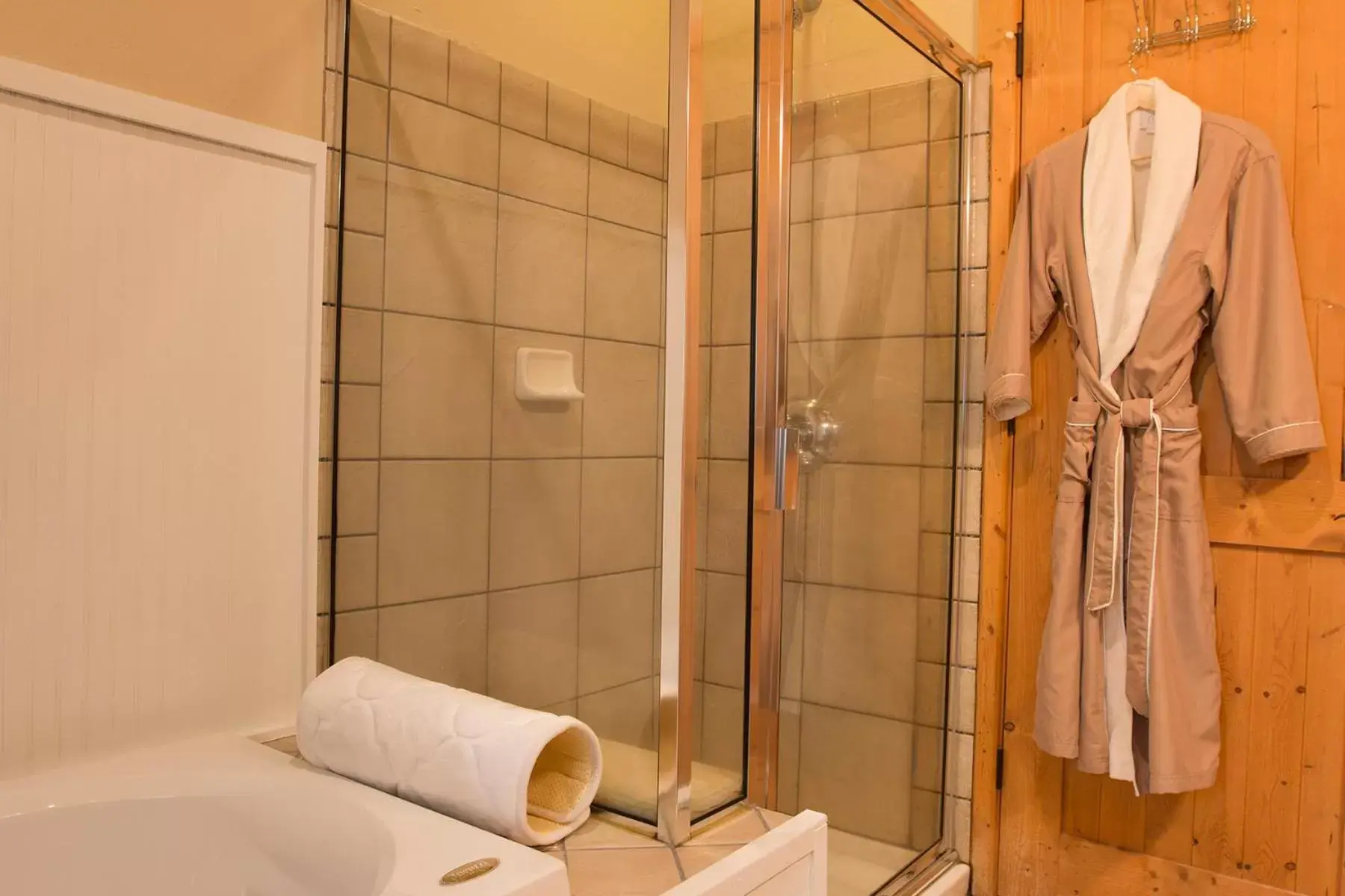 Bathroom in Lazy Bear Lodge