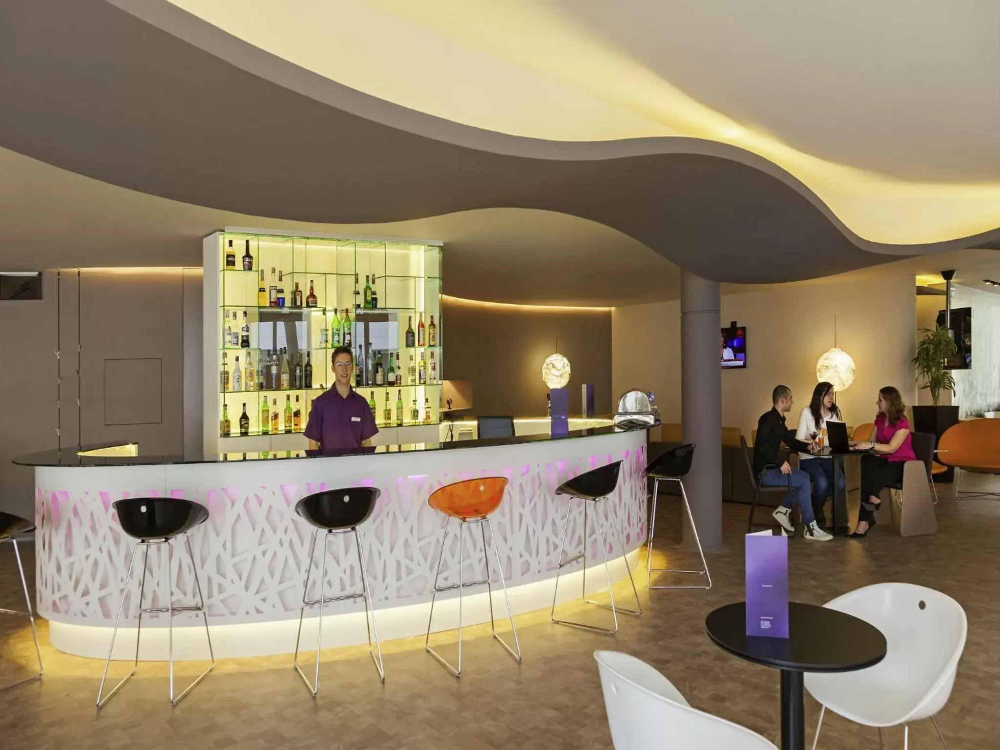 Lounge or bar in Novotel Setubal