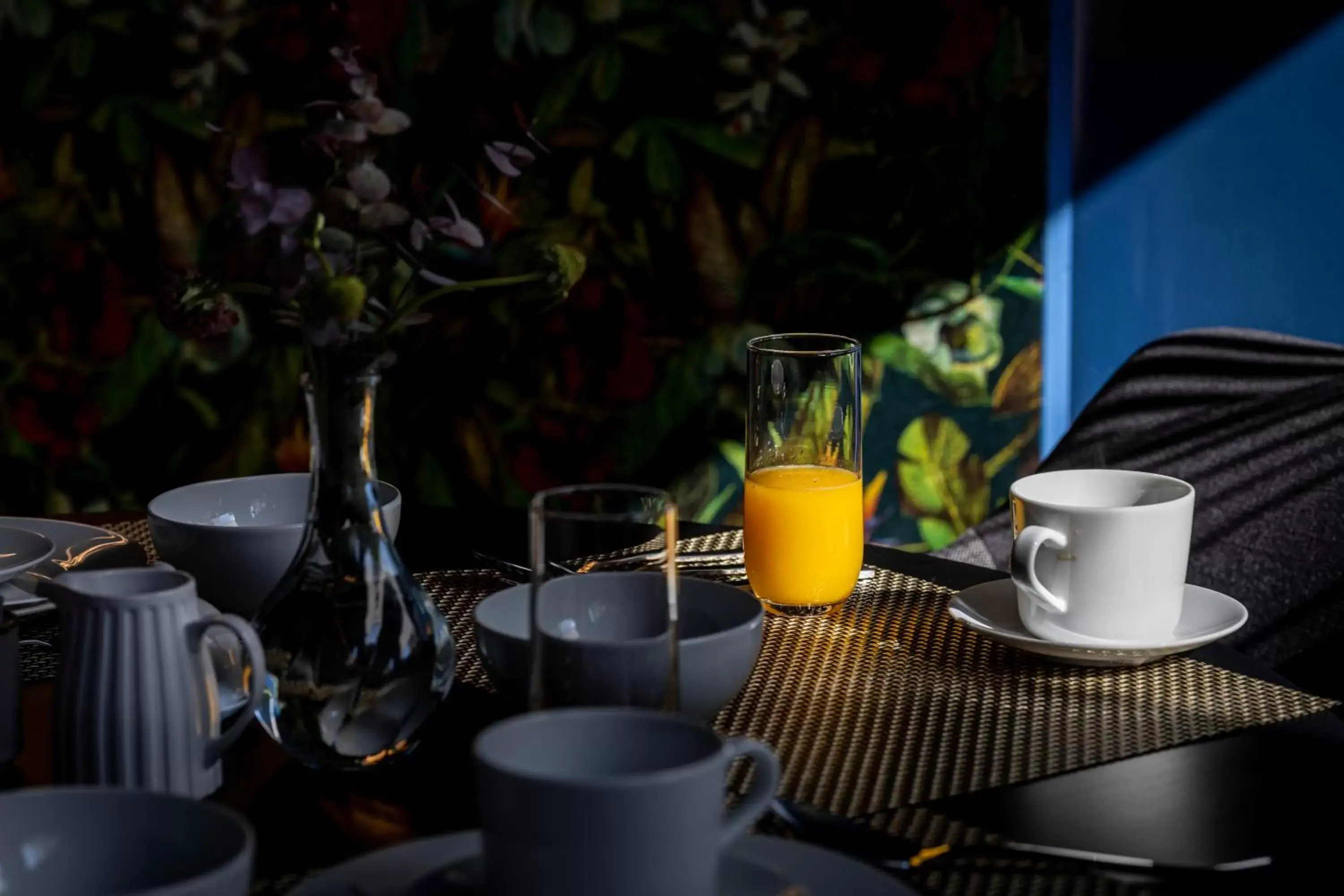 Coffee/tea facilities, Breakfast in B&B Bossa Bed Lisbon
