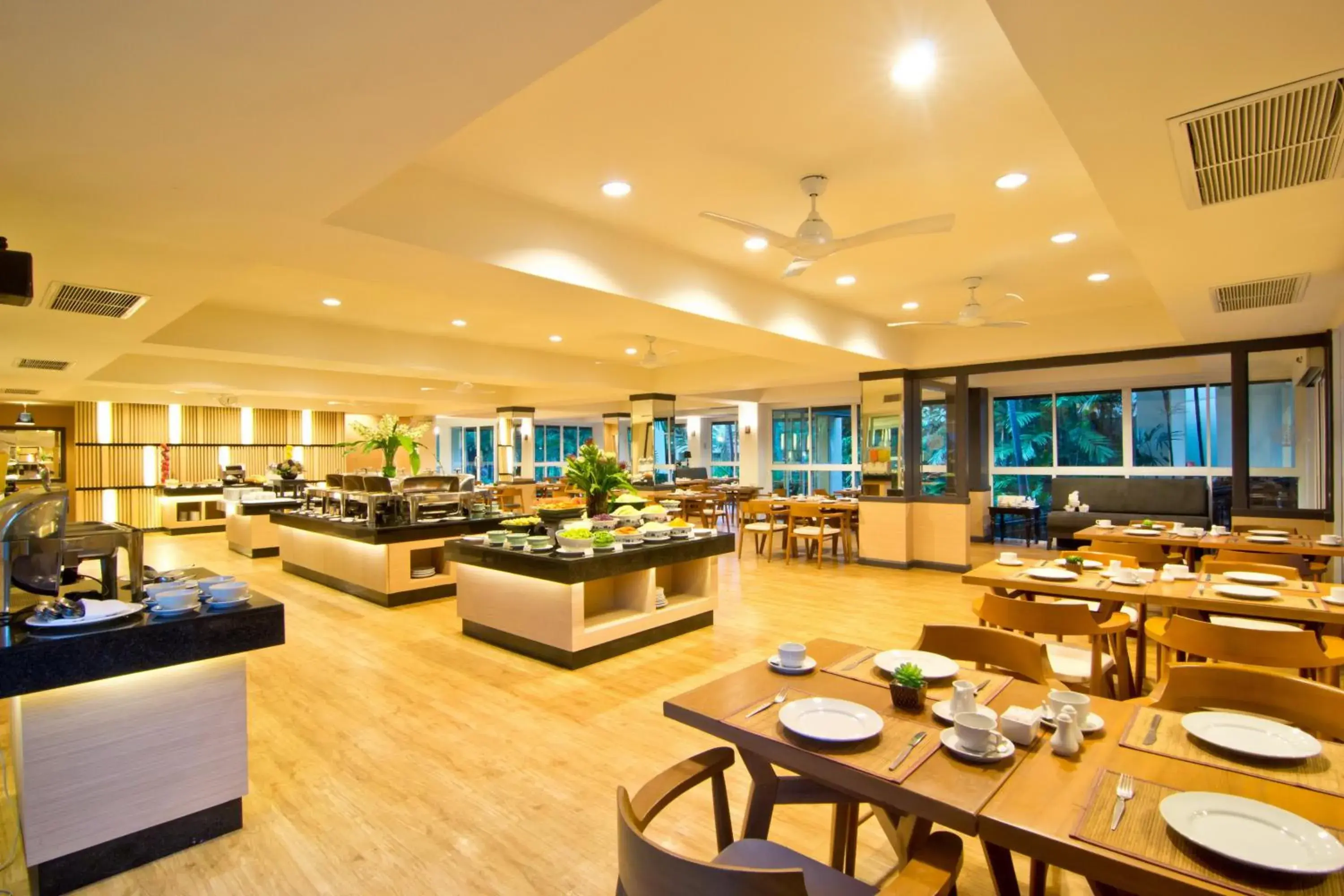 Restaurant/Places to Eat in The Green Park Resort - SHA Extra Plus