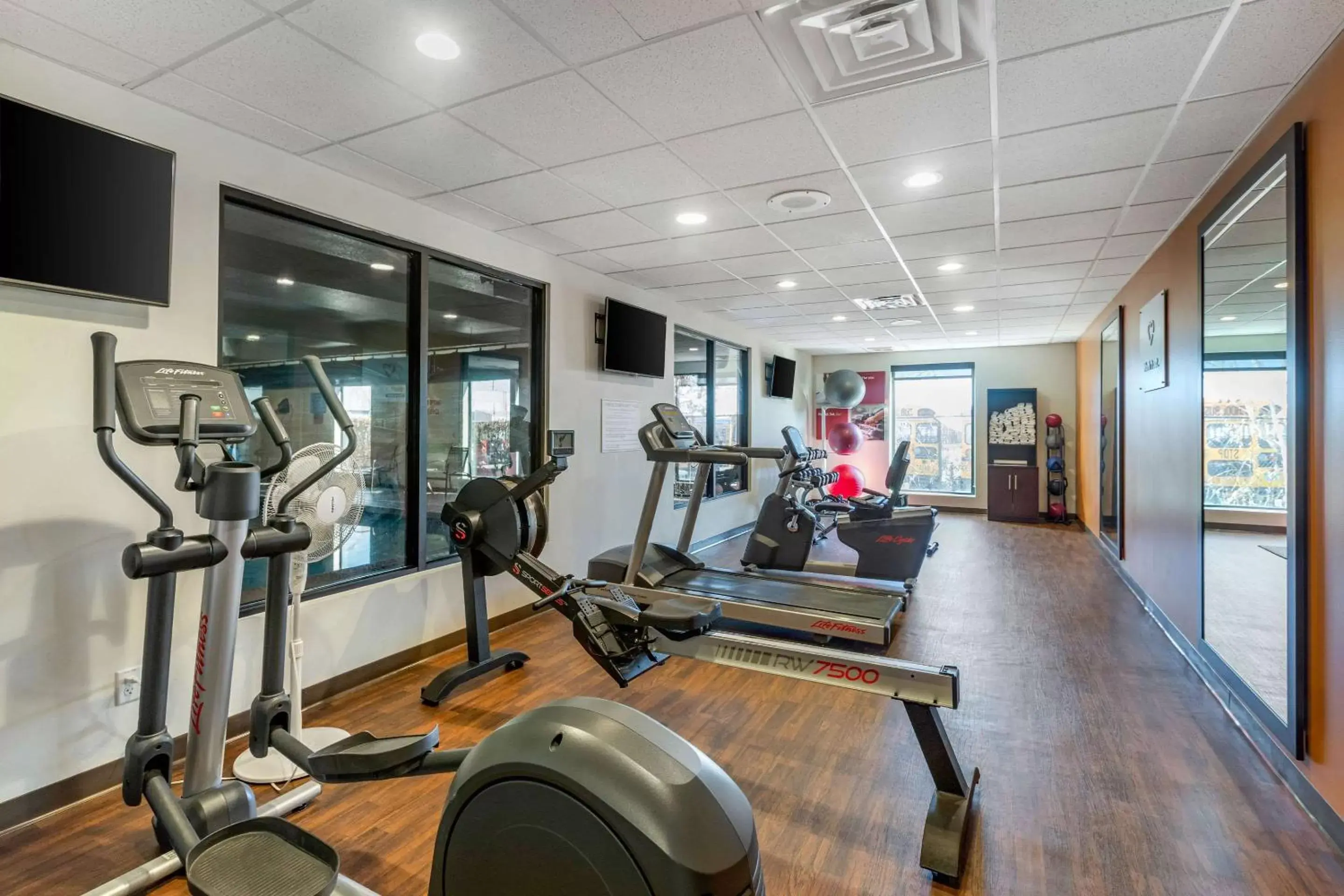 Fitness centre/facilities, Fitness Center/Facilities in Comfort Suites Near Denver Downtown