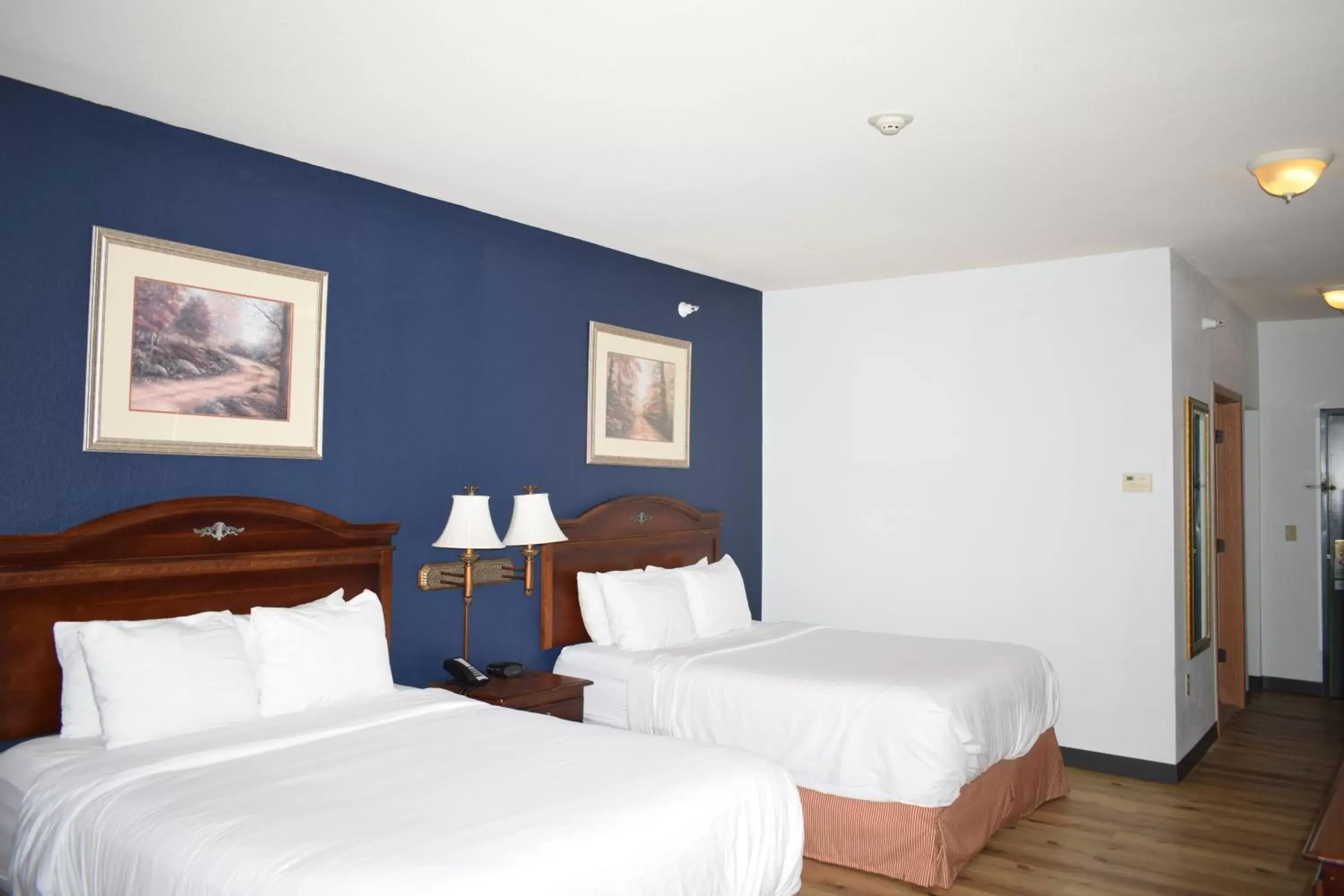Bed in Wingate by Wyndham Youngstown - Austintown