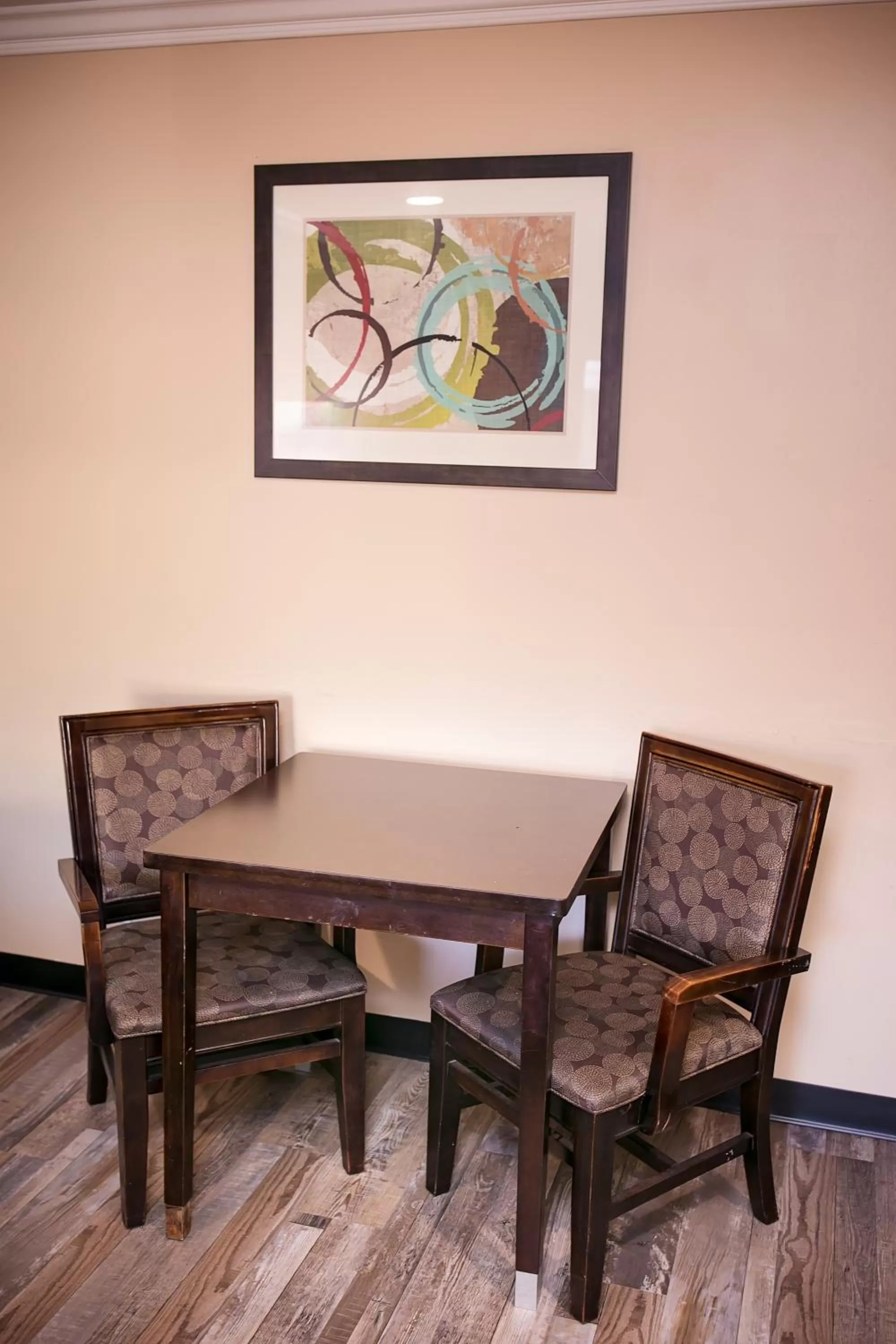 Seating area in Rodeway Inn & Suites
