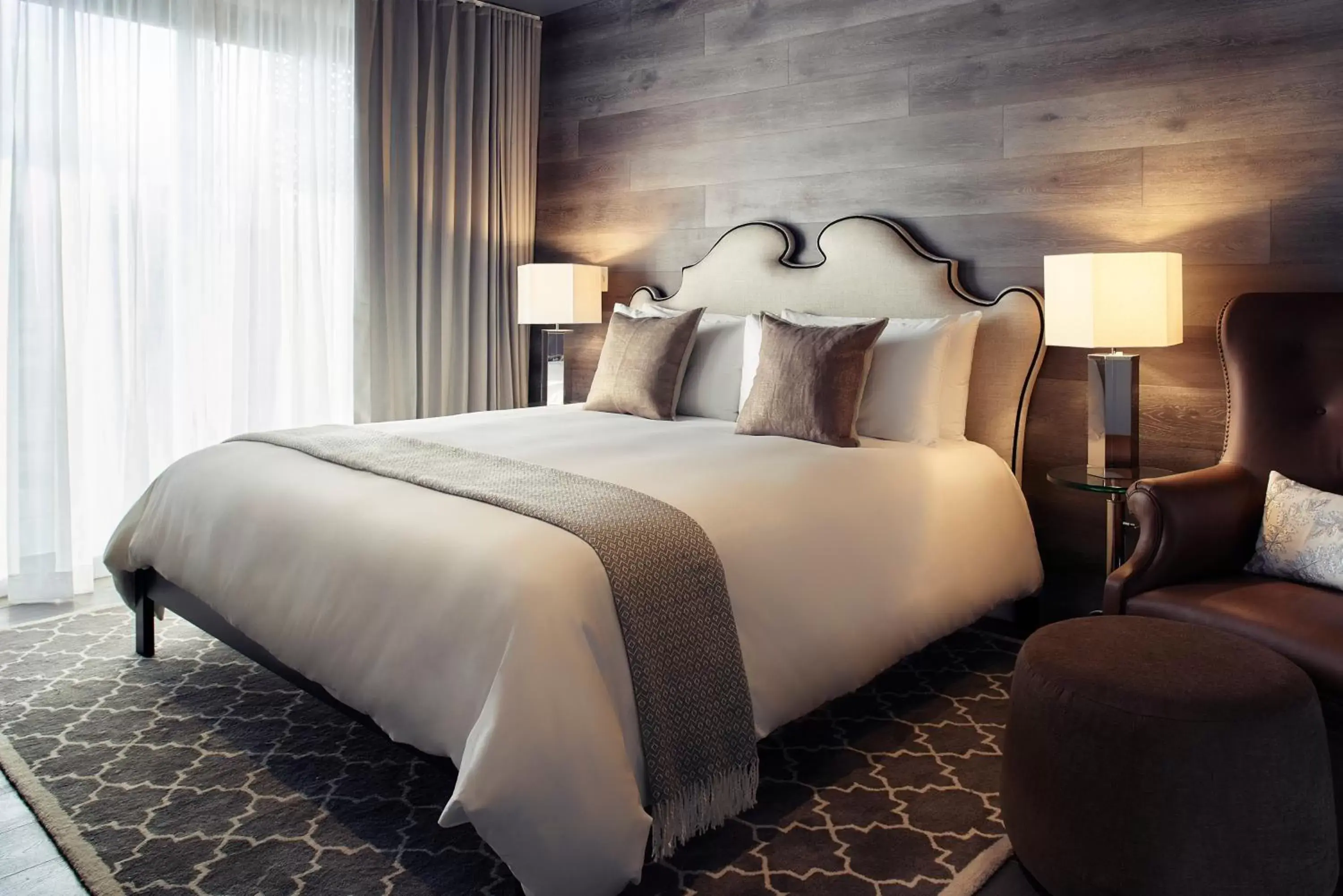Bed in Mathias Luxury Plus by Viadora