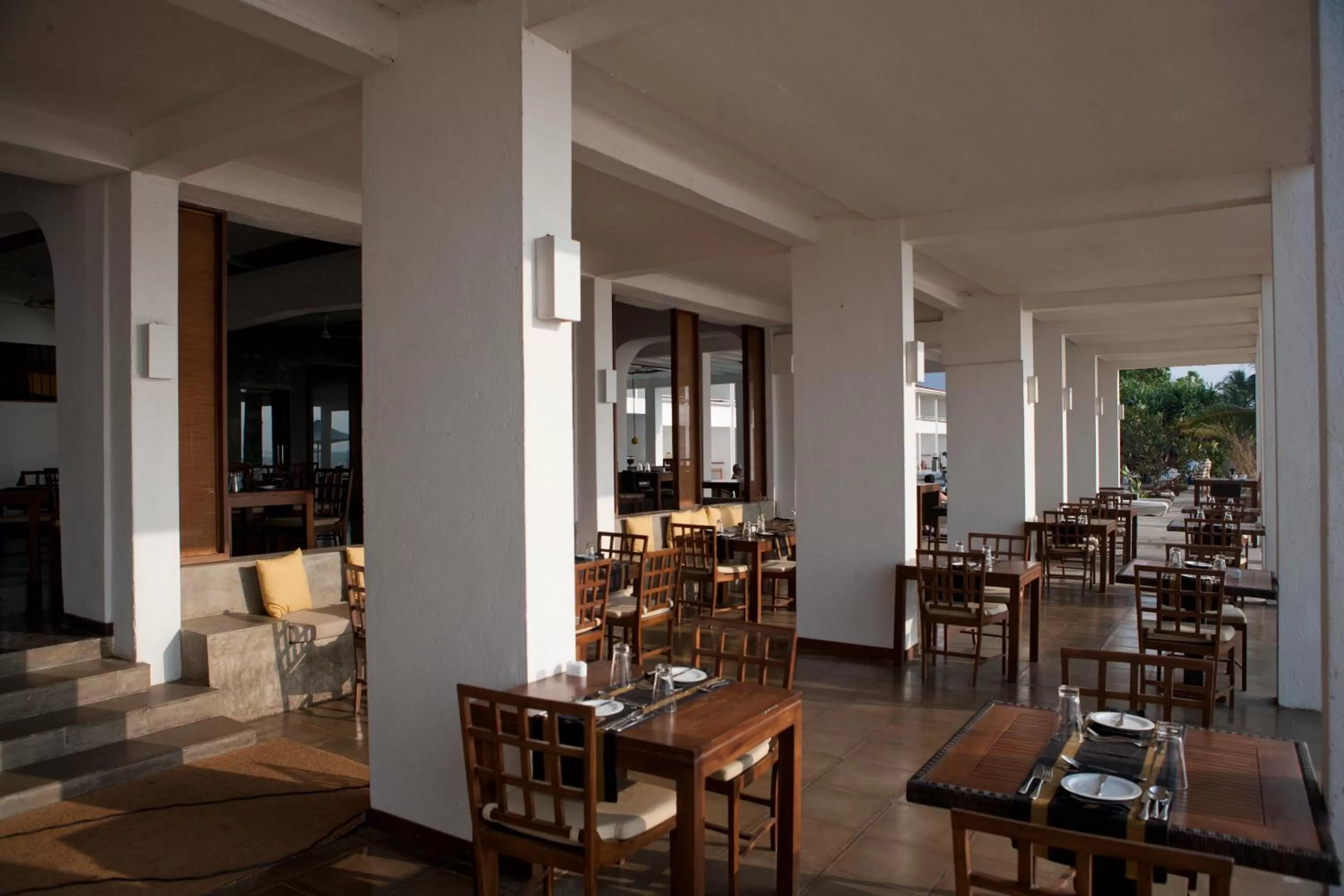 Restaurant/places to eat in Jetwing Sea